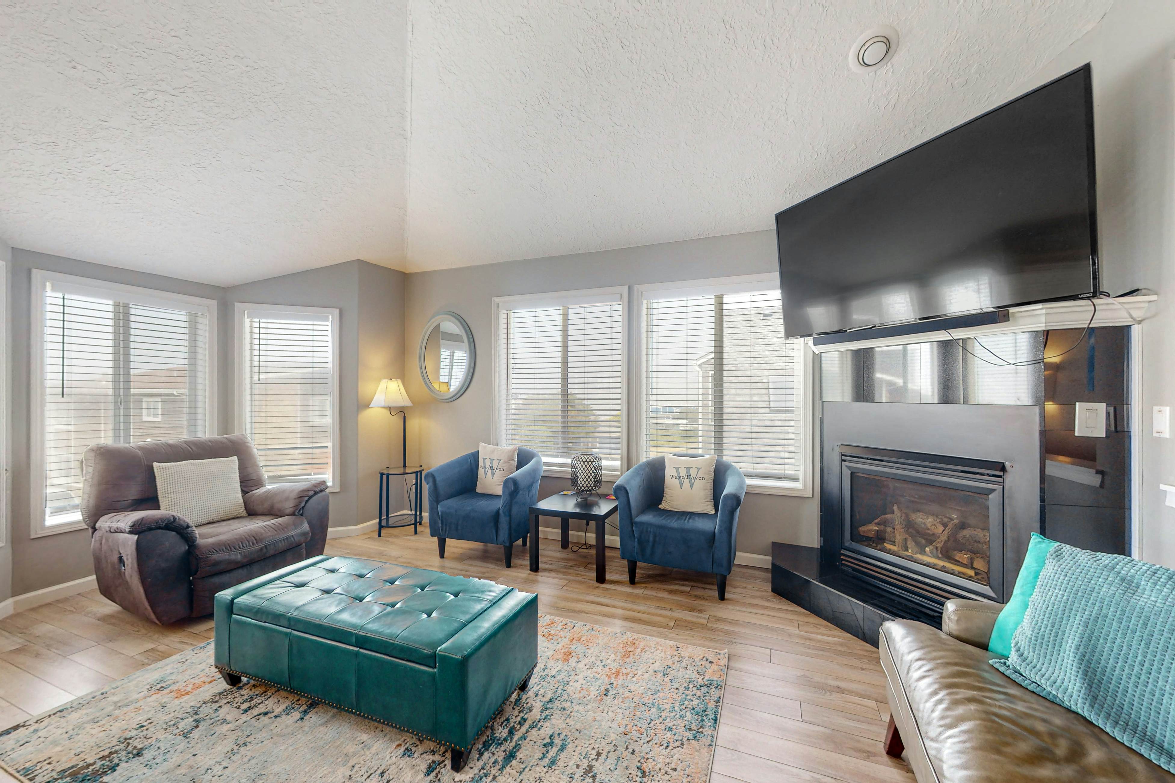 Gorgeous Ocean Views Private Hot Tub Game Room WiFi Patio and Washer Dryer