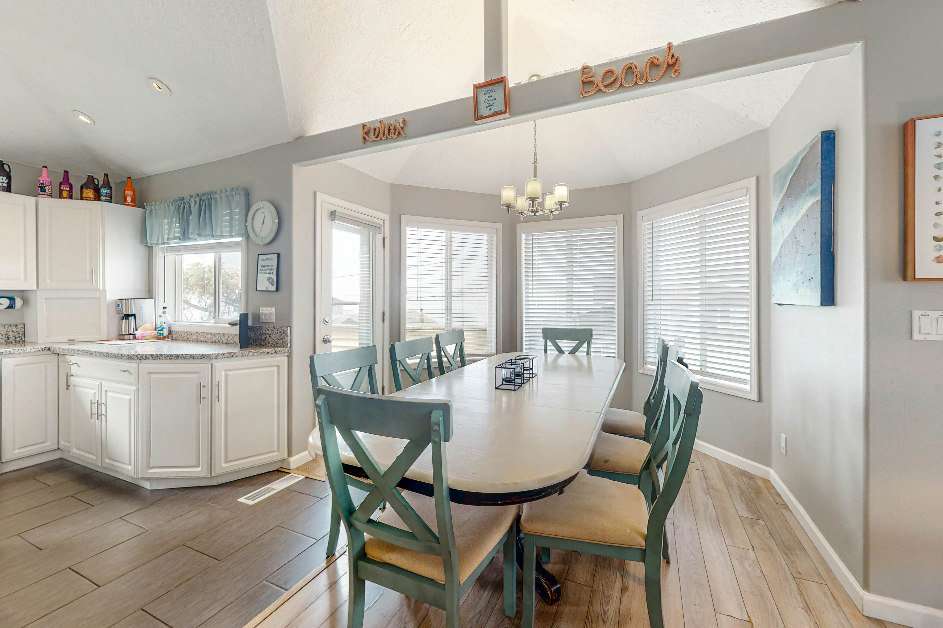 Gorgeous Ocean Views Private Hot Tub Game Room WiFi Patio and Washer Dryer