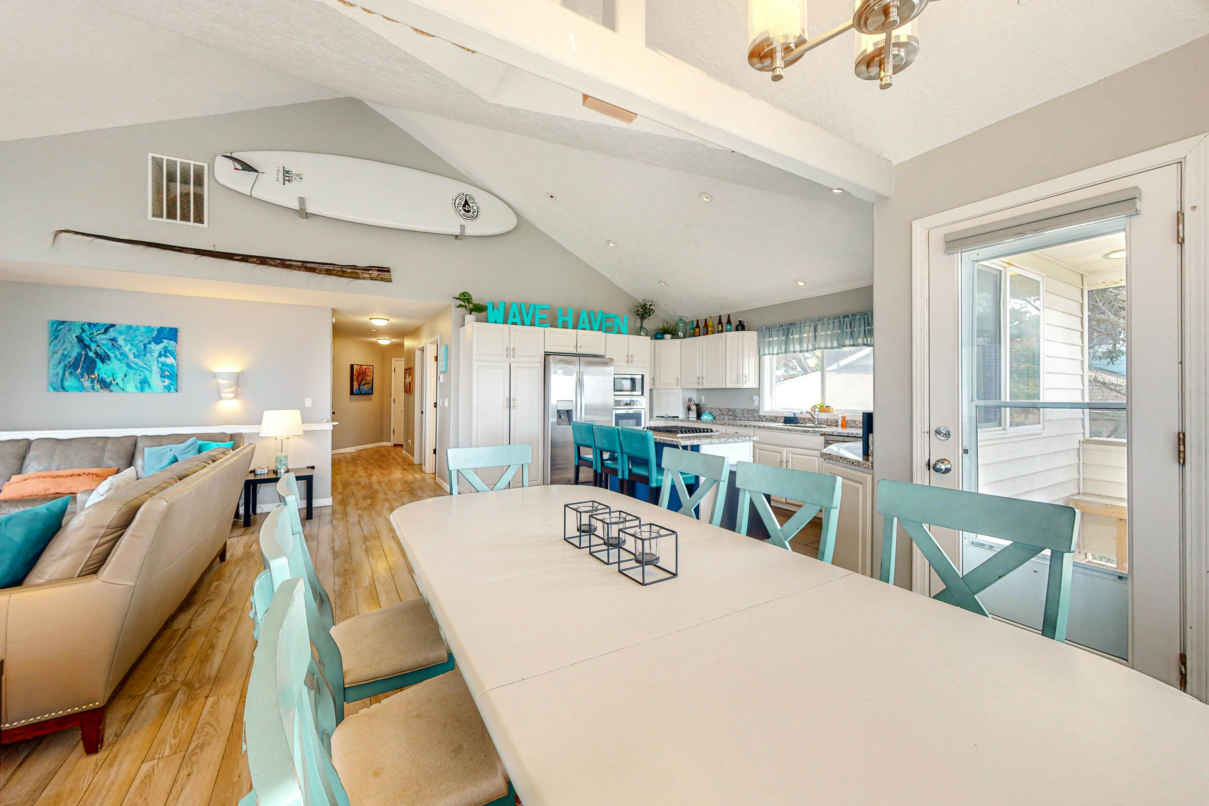 Gorgeous Ocean Views Private Hot Tub Game Room WiFi Patio and Washer Dryer