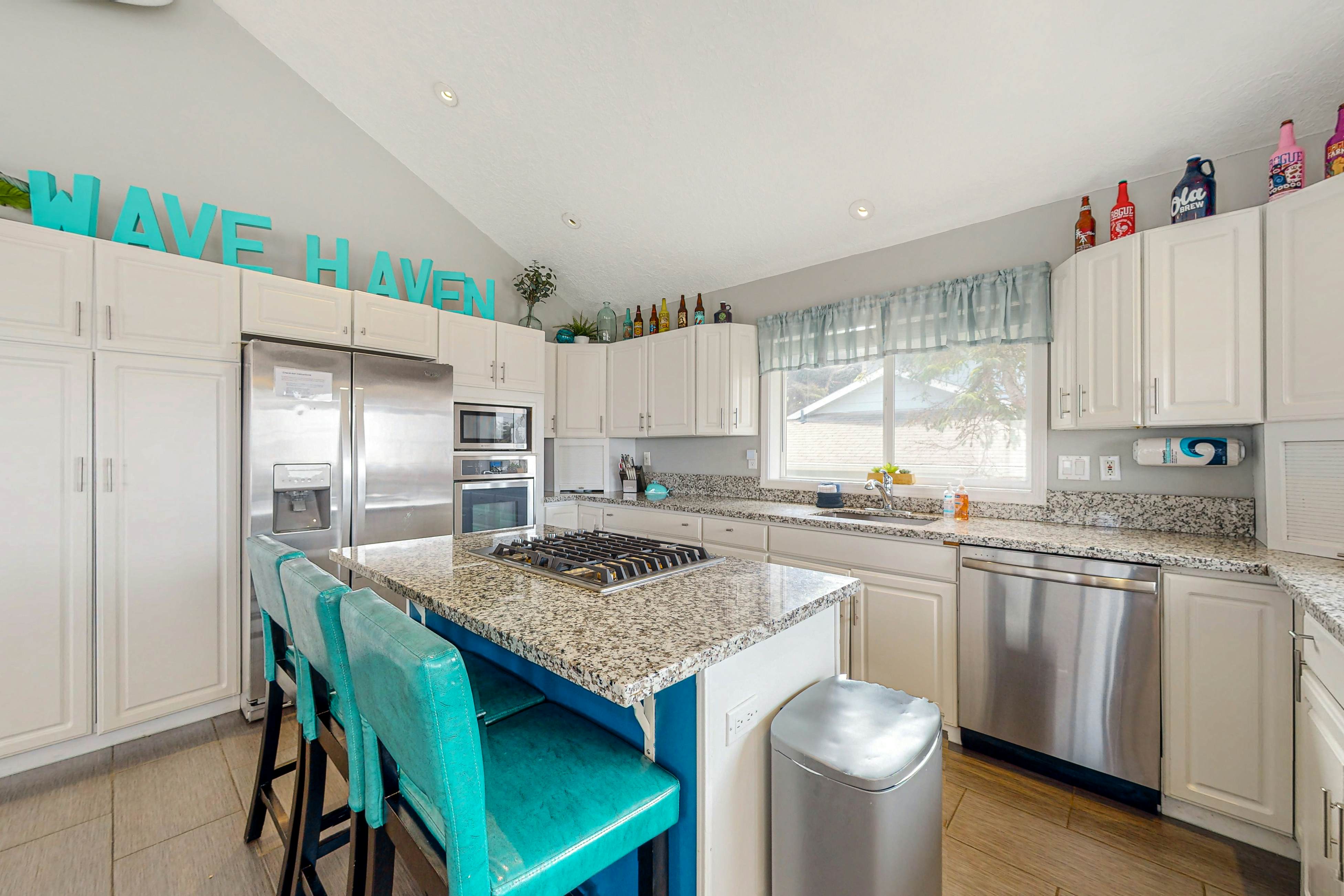 Gorgeous Ocean Views Private Hot Tub Game Room WiFi Patio and Washer Dryer