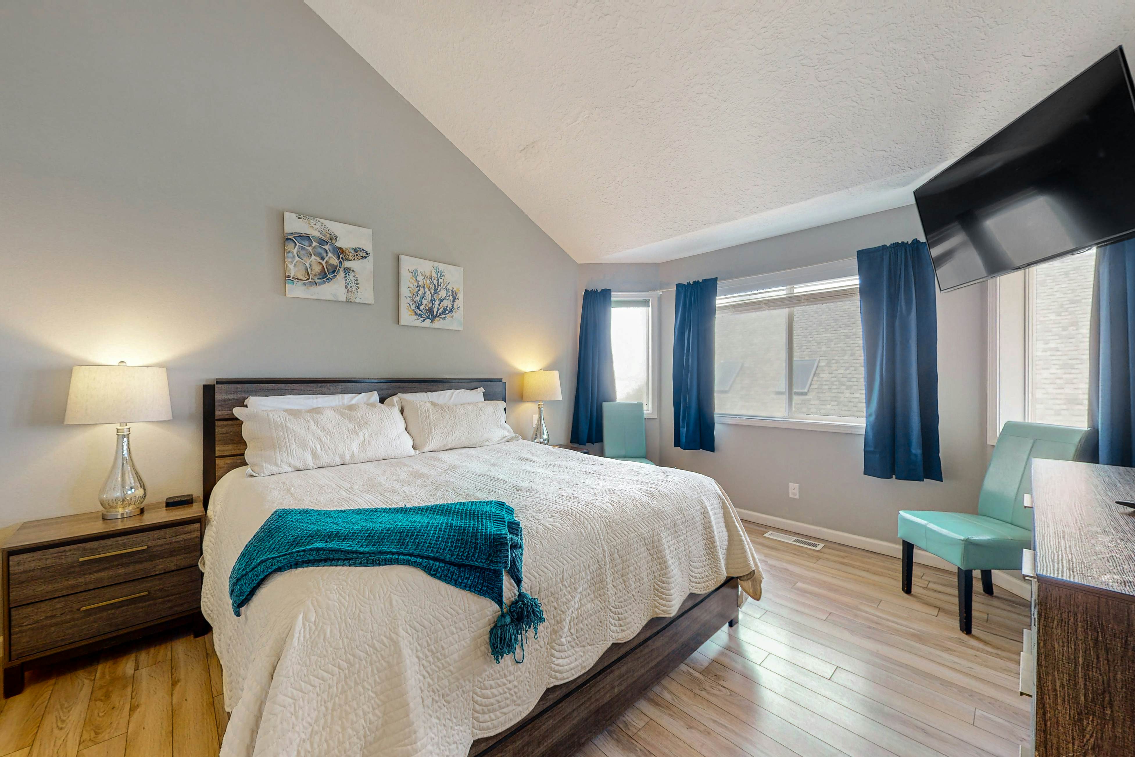 Gorgeous Ocean Views Private Hot Tub Game Room WiFi Patio and Washer Dryer