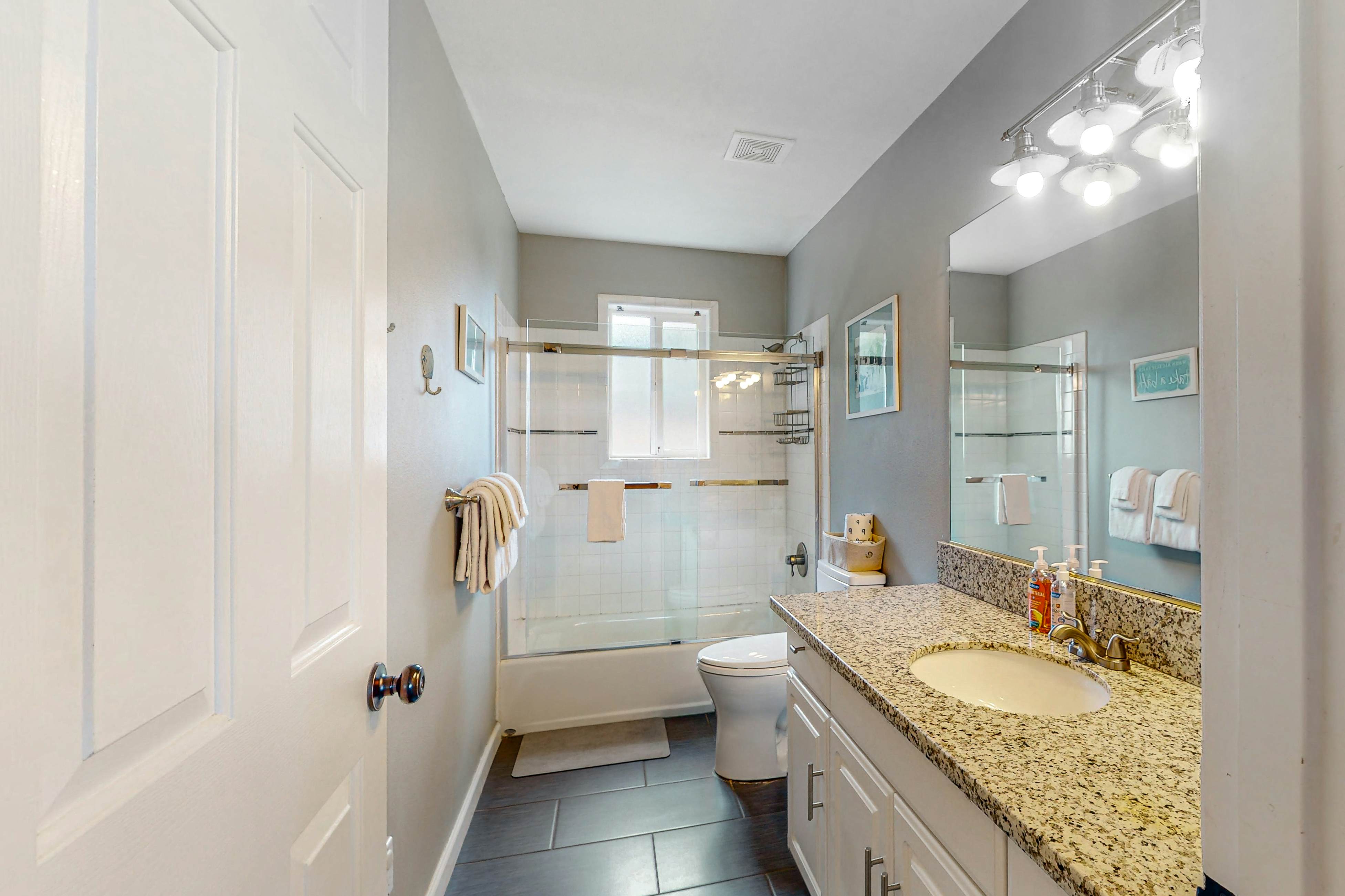 Gorgeous Ocean Views Private Hot Tub Game Room WiFi Patio and Washer Dryer