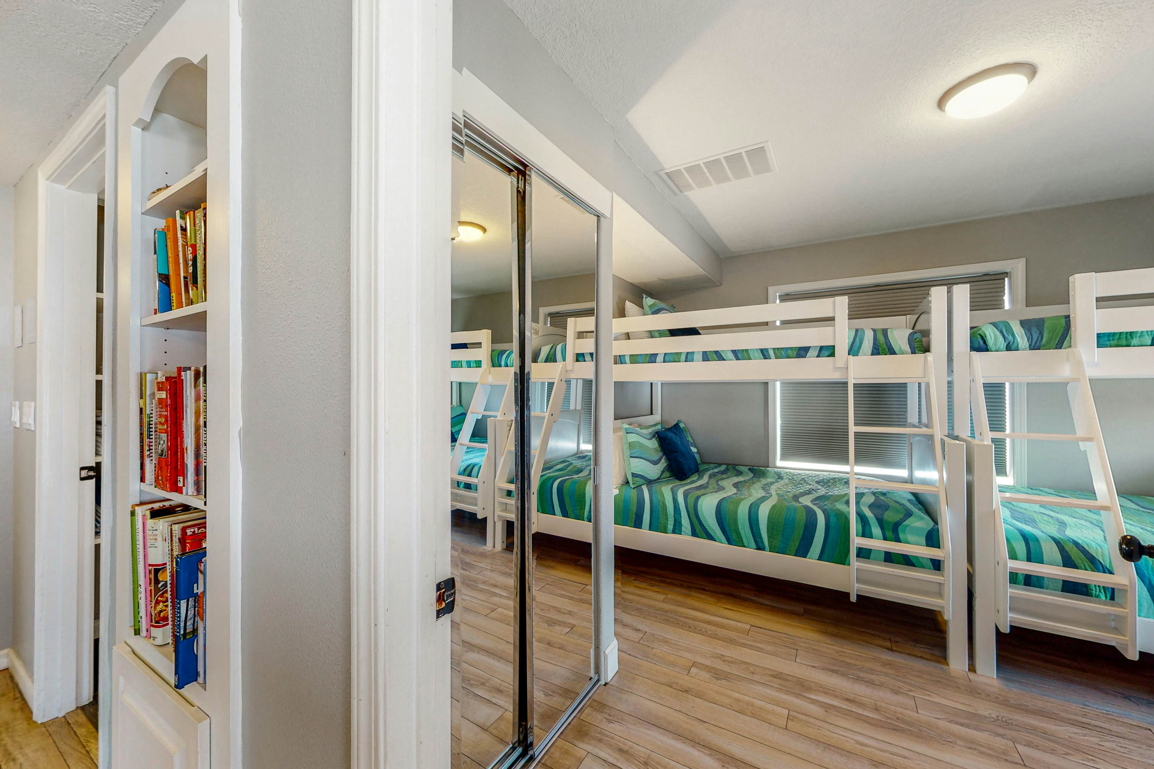 Gorgeous Ocean Views Private Hot Tub Game Room WiFi Patio and Washer Dryer