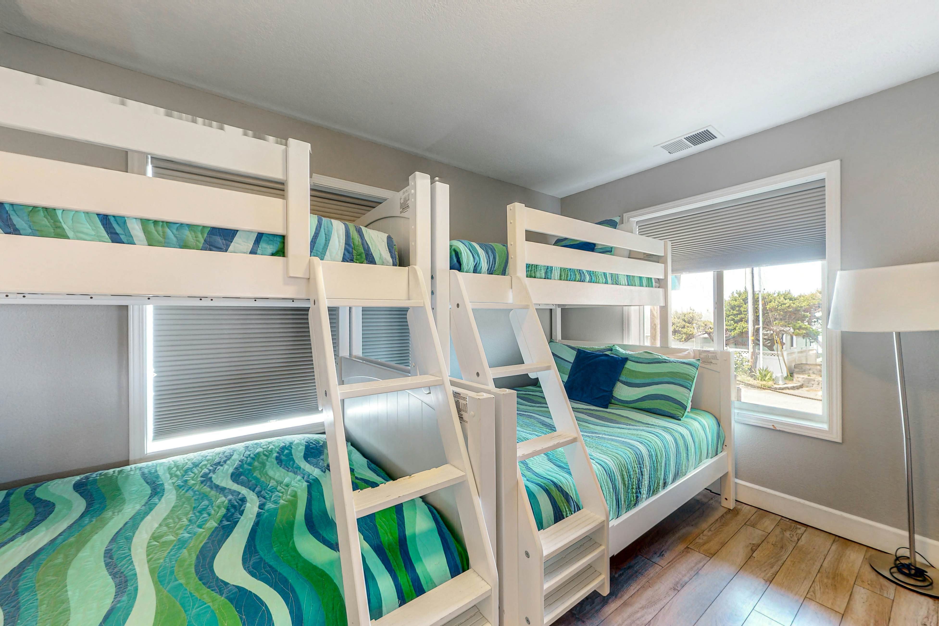 Gorgeous Ocean Views Private Hot Tub Game Room WiFi Patio and Washer Dryer