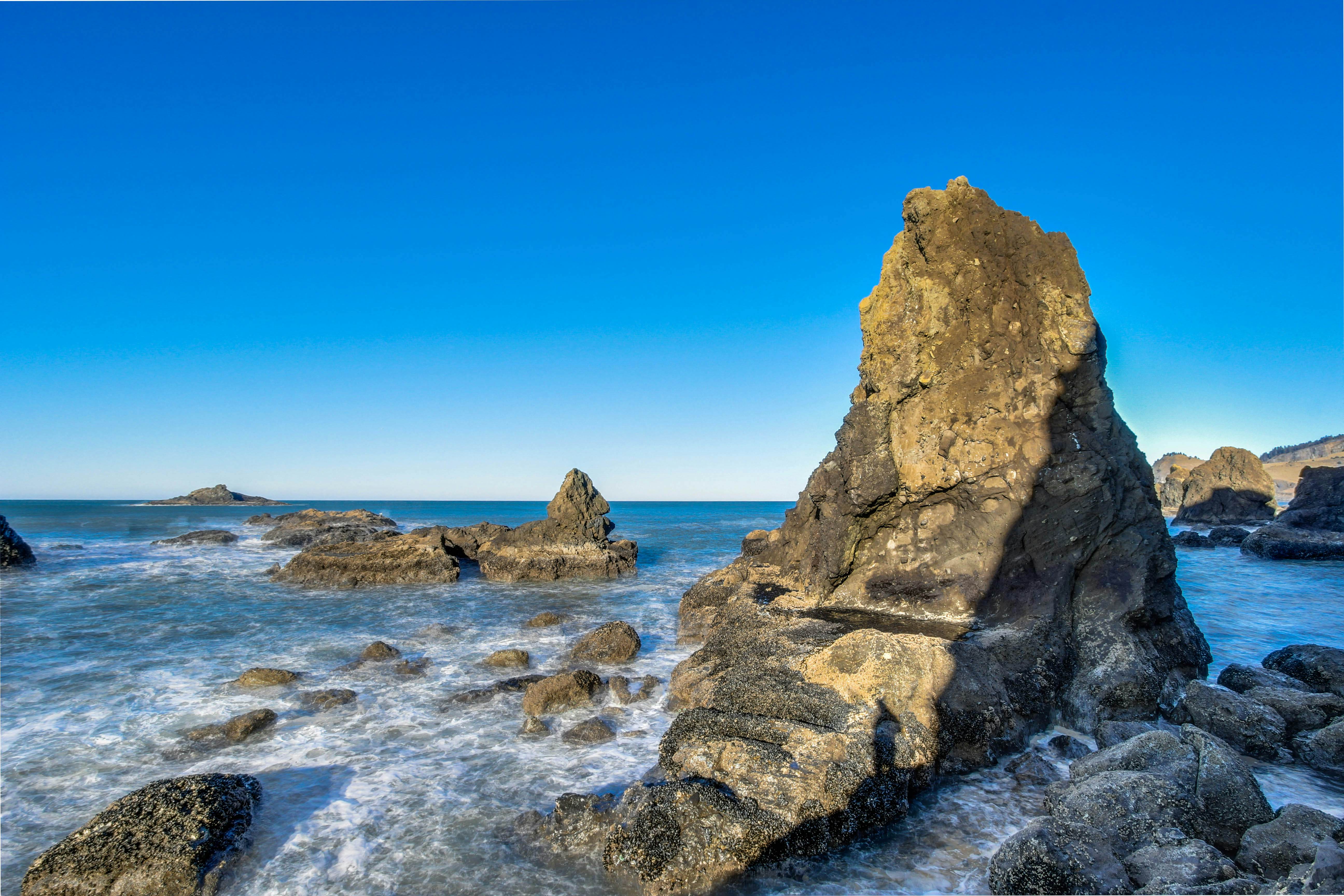 Gorgeous Ocean Views Private Hot Tub Game Room WiFi Patio and Washer Dryer