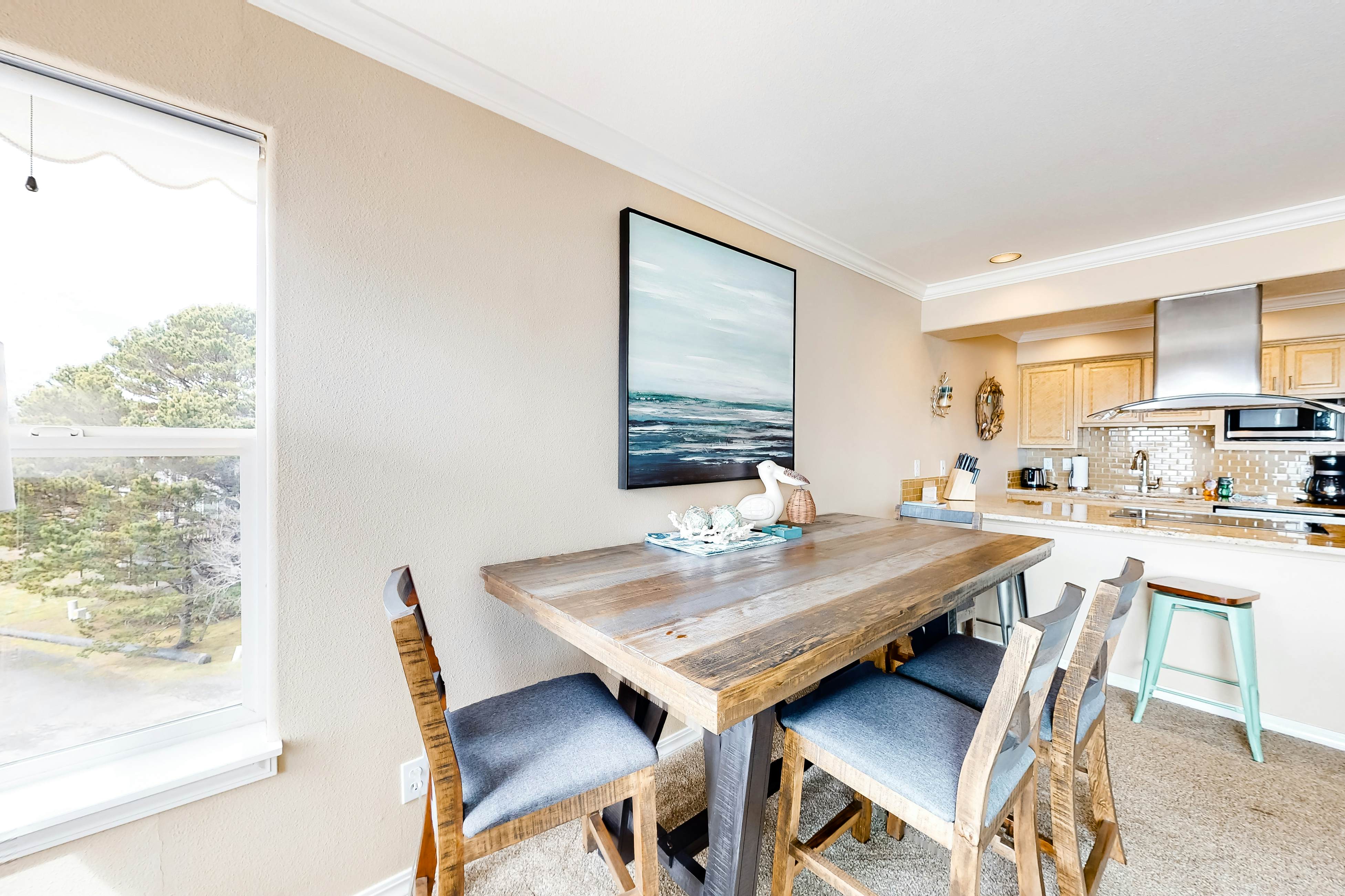 Waterfront Corner Condo with Fireplace and Ocean Views - Close to Beach & Bay