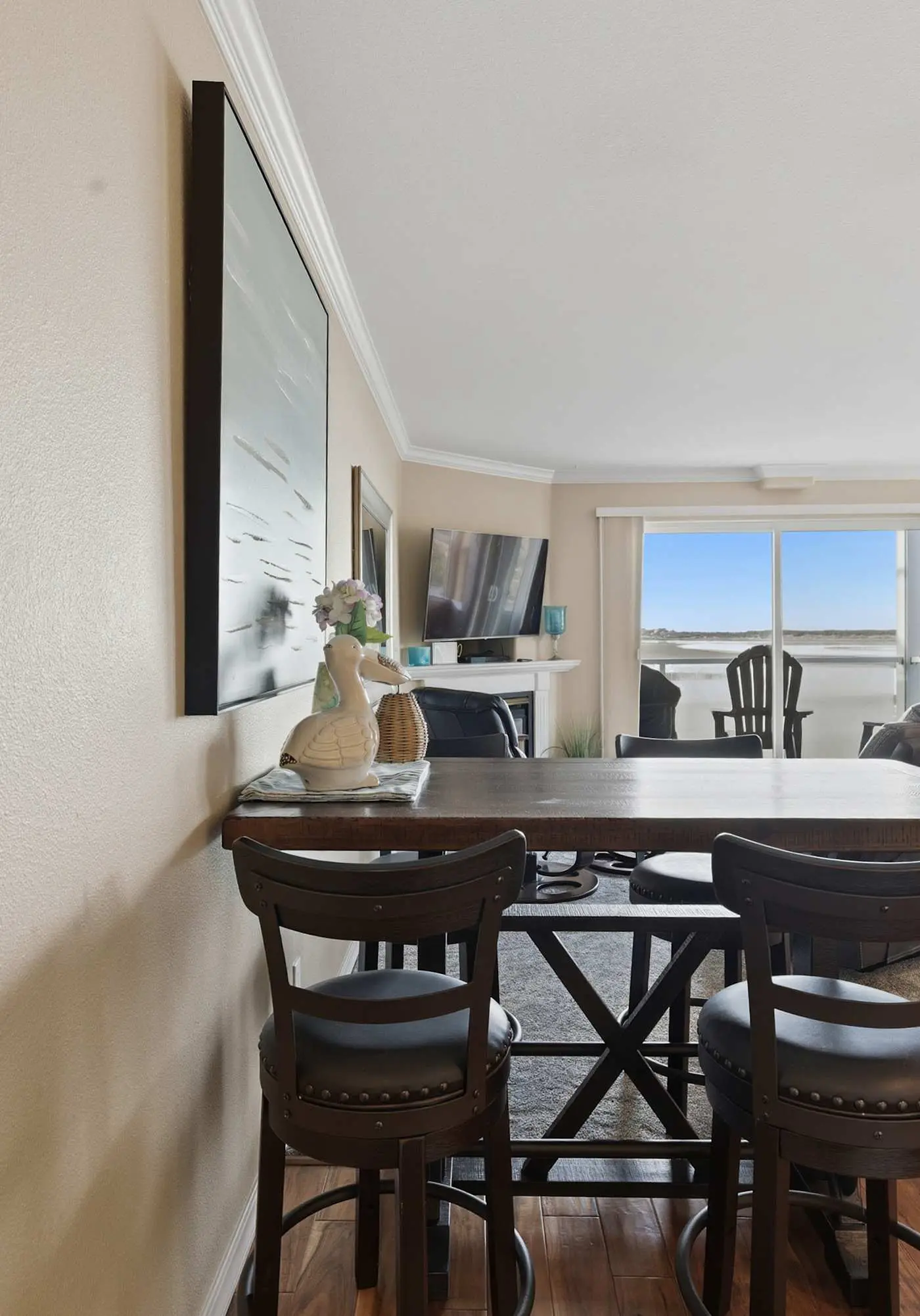 Waterfront Corner Condo with Fireplace and Ocean Views Close to Beach and Bay