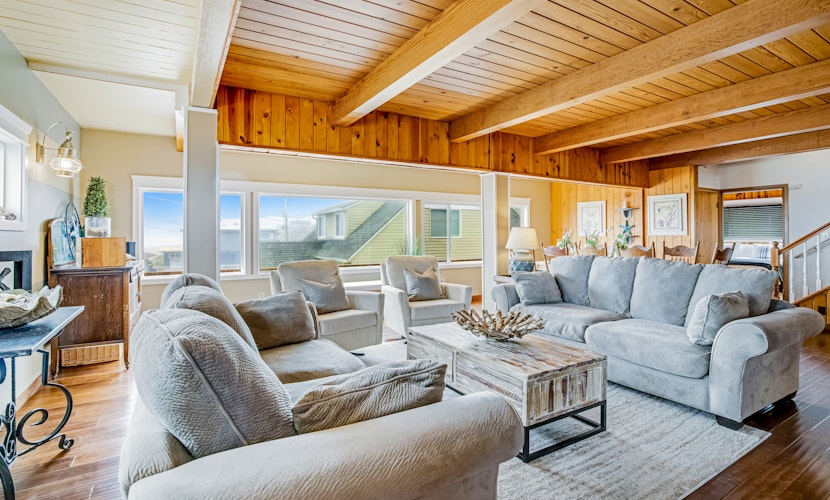 Spacious Home with Two Large Decks and Ocean View Great for Groups