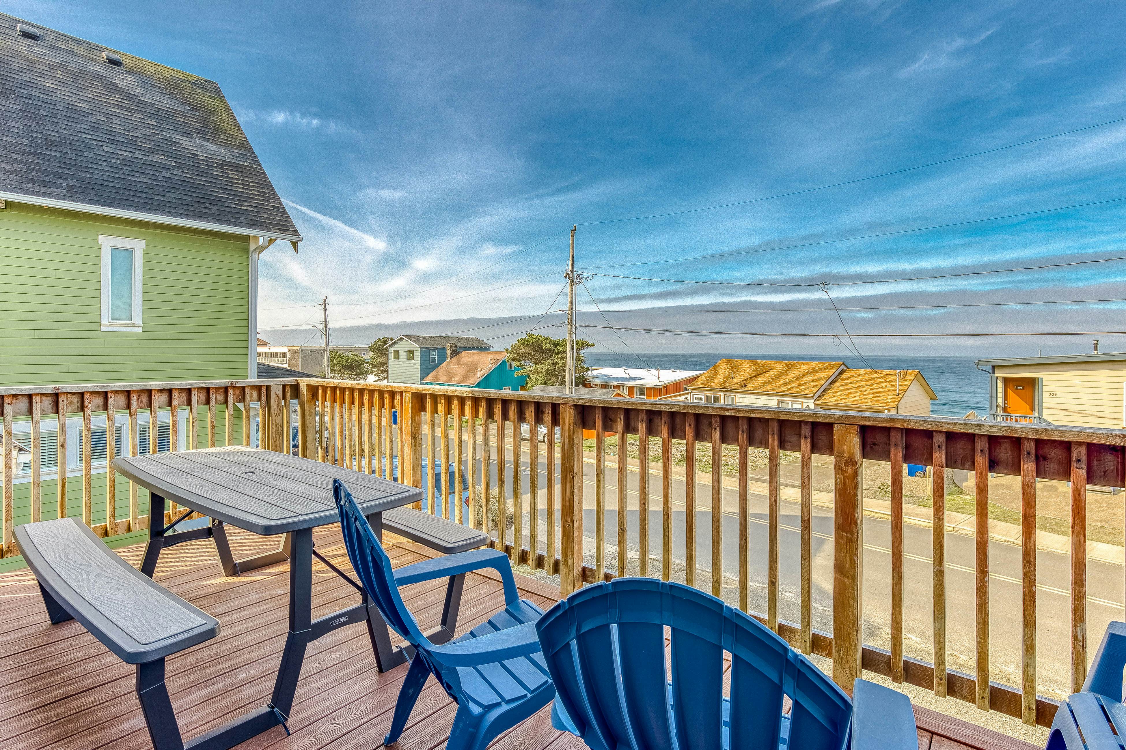 Dog friendly home with ocean views hot tub deck foosball and fireplace