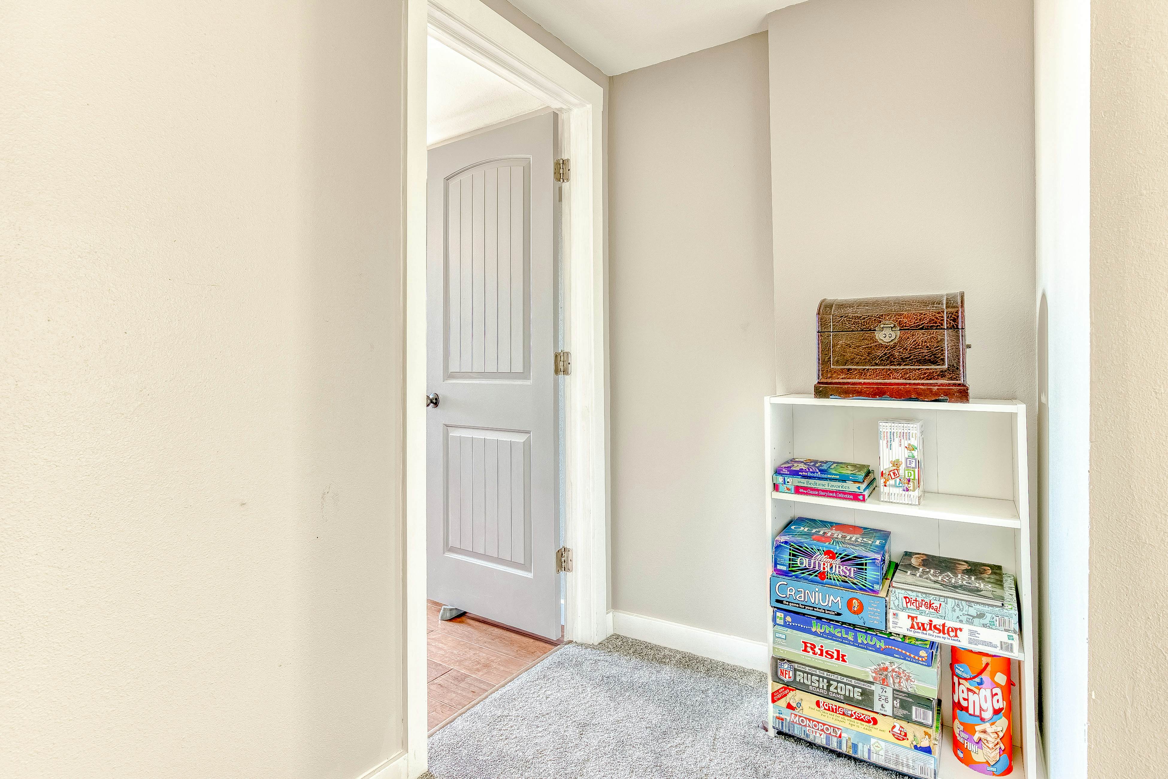 Dog friendly home with ocean views hot tub deck foosball and fireplace