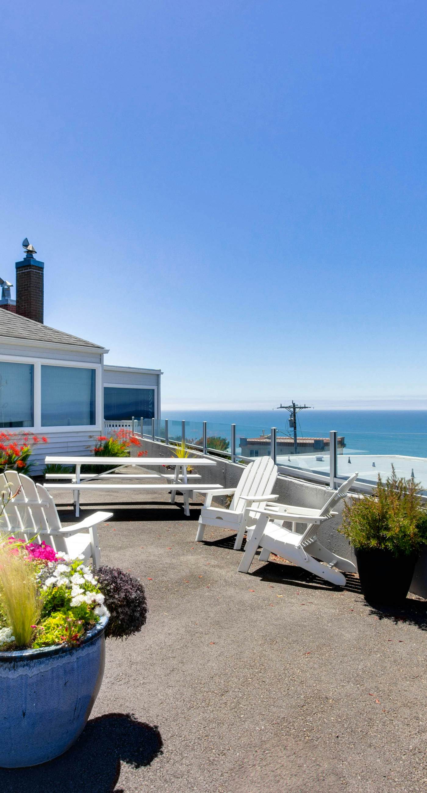 Cozy Ocean-View Condo Near Beach & Coastal Events