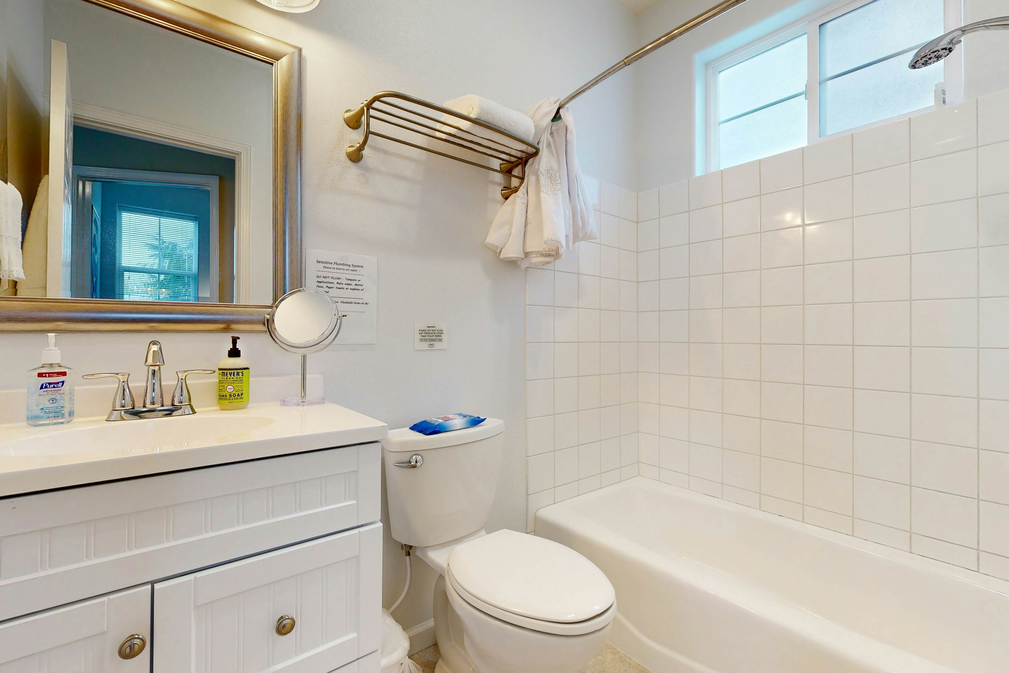 Lakefront townhome with electric grill, firepit, ping-pong table, & shared dock