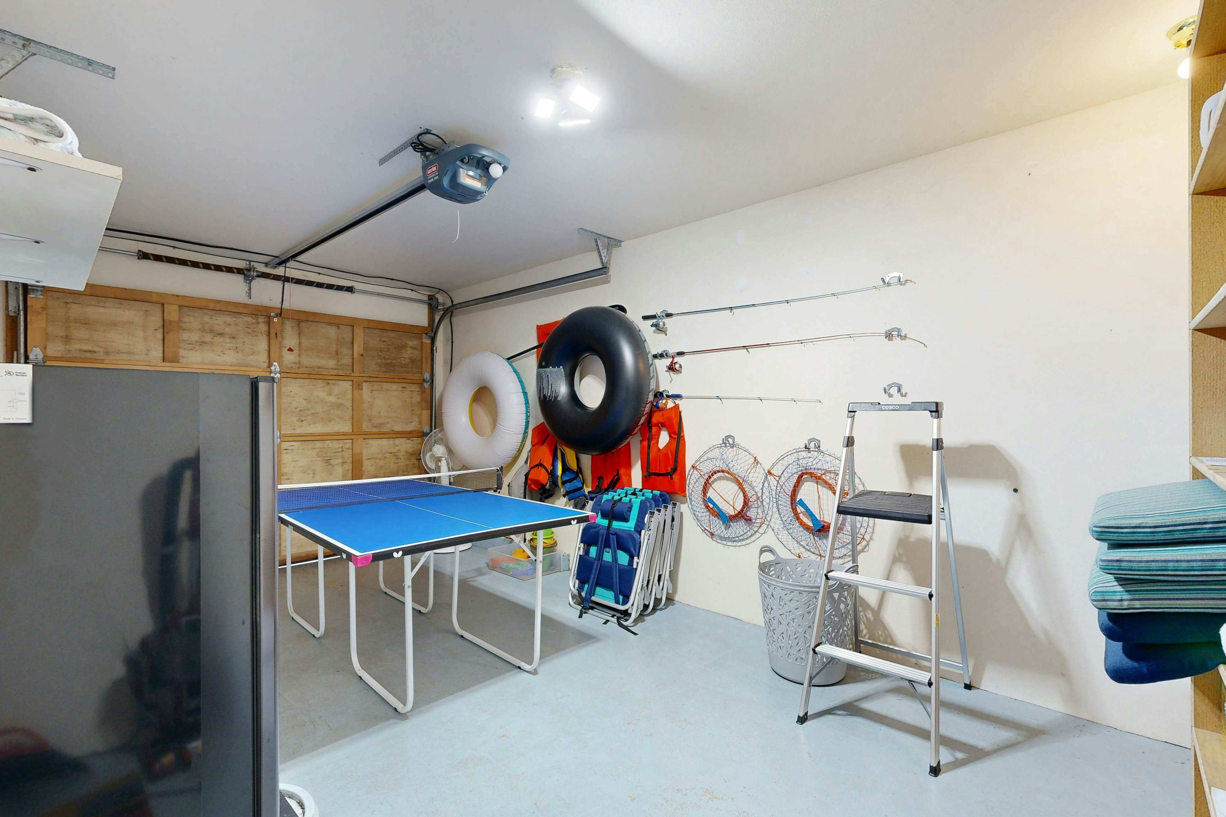 Lakefront townhome with electric grill, firepit, ping-pong table, & shared dock