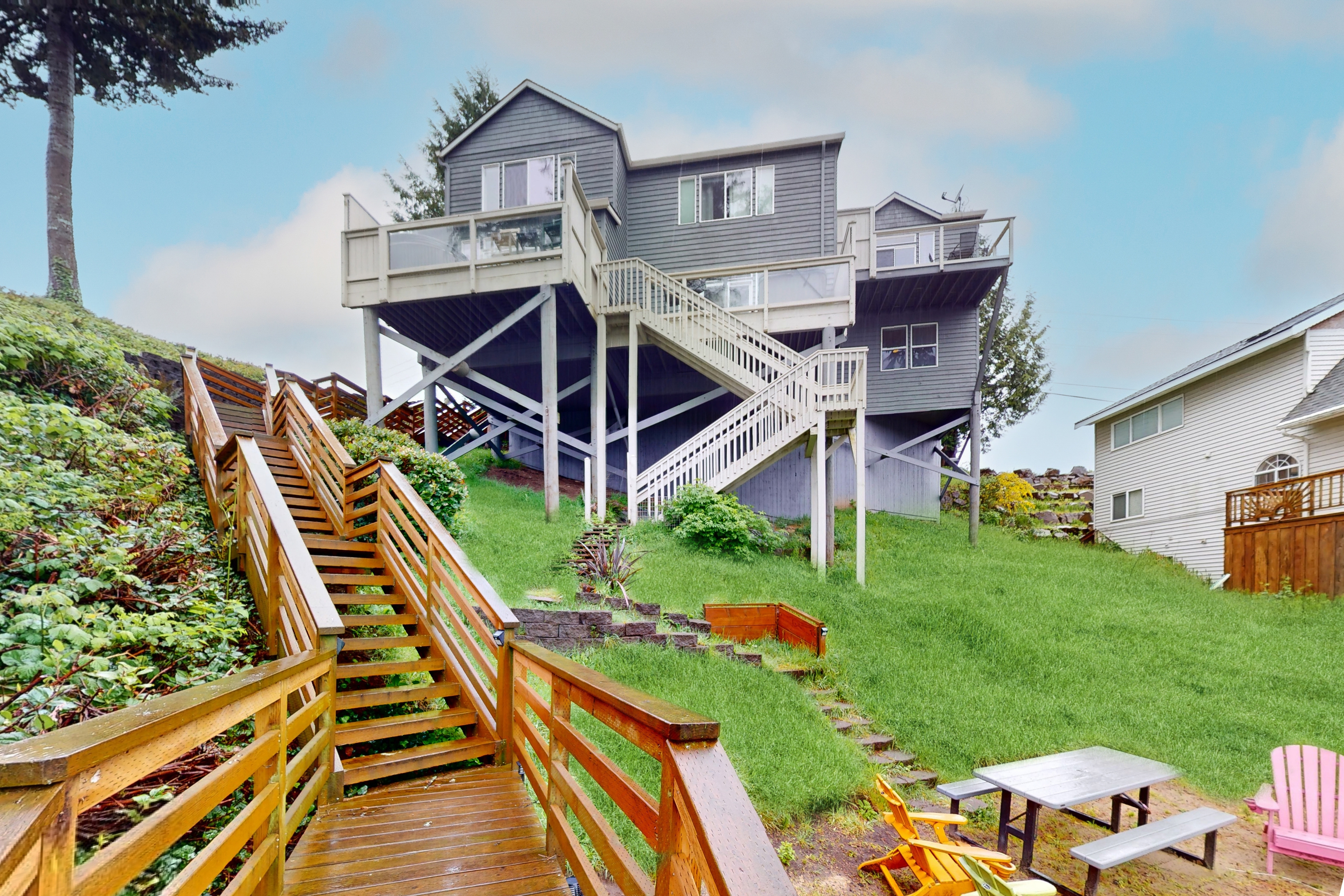 Lakefront townhome with electric grill firepit ping pong table and shared dock