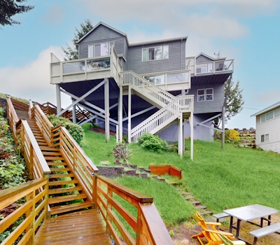 Lakefront townhome with electric grill firepit ping pong table and shared dock