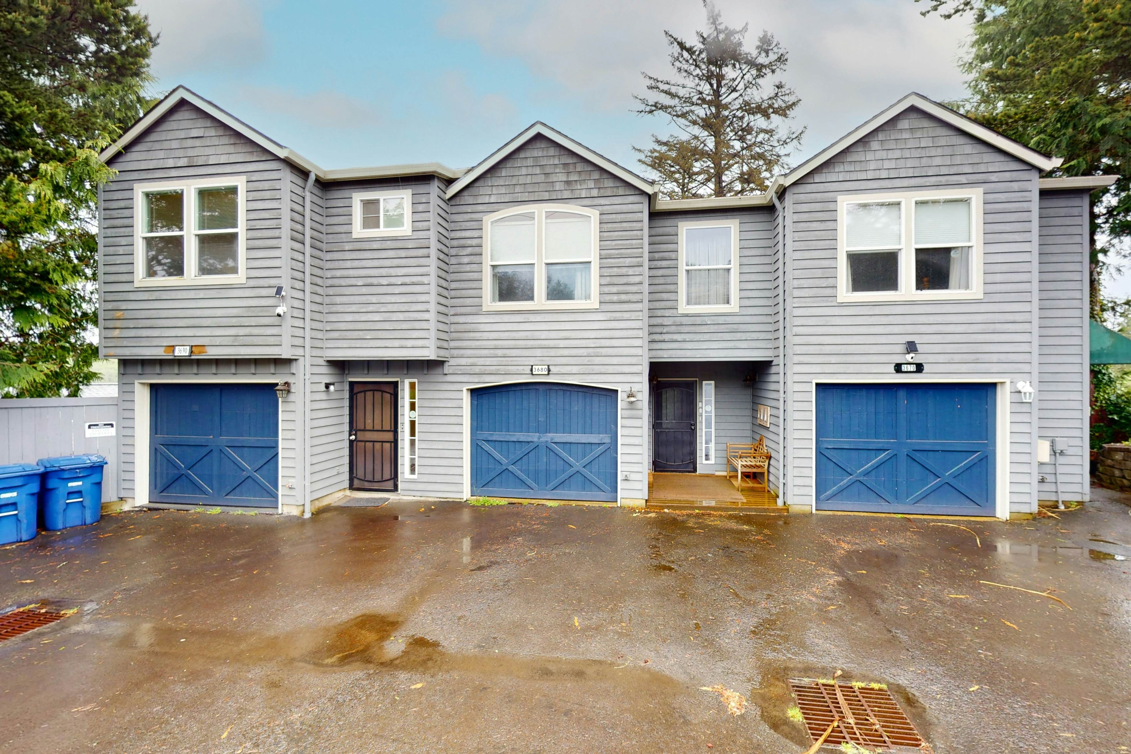 Lakefront townhome with electric grill, firepit, ping-pong table, & shared dock