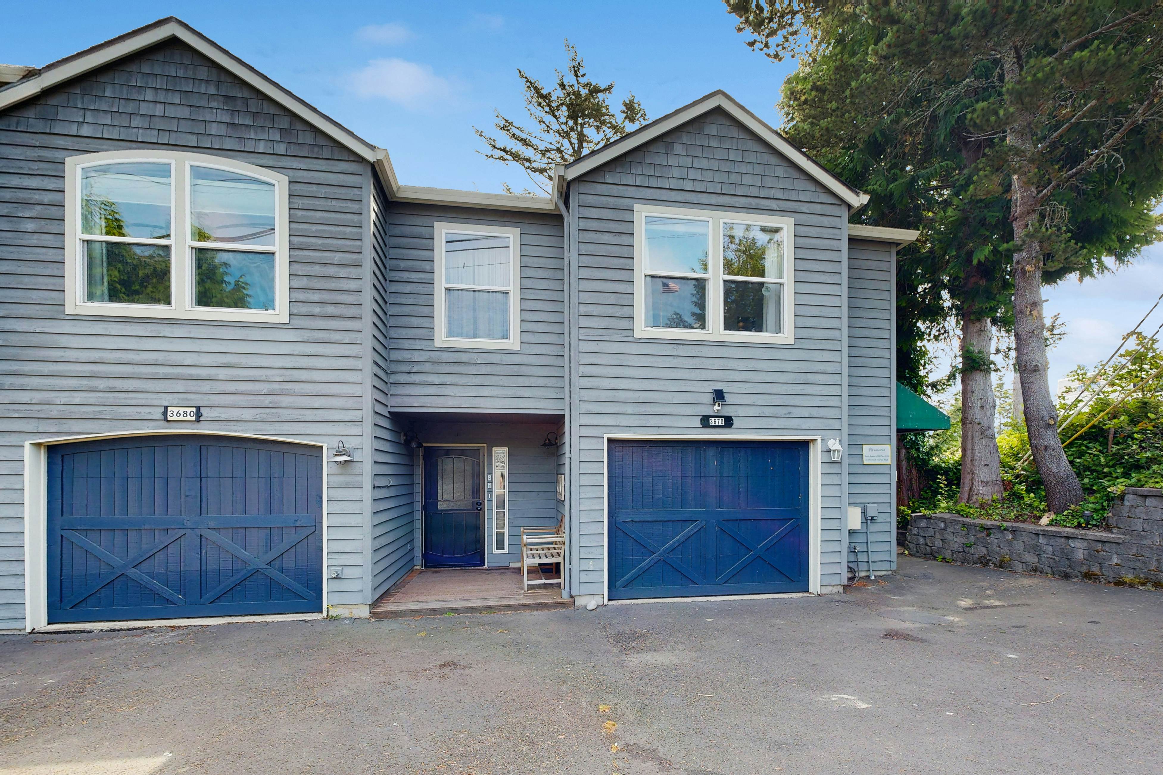 Waterfront home with private hot tub, free WiFi, firepit & shared dock