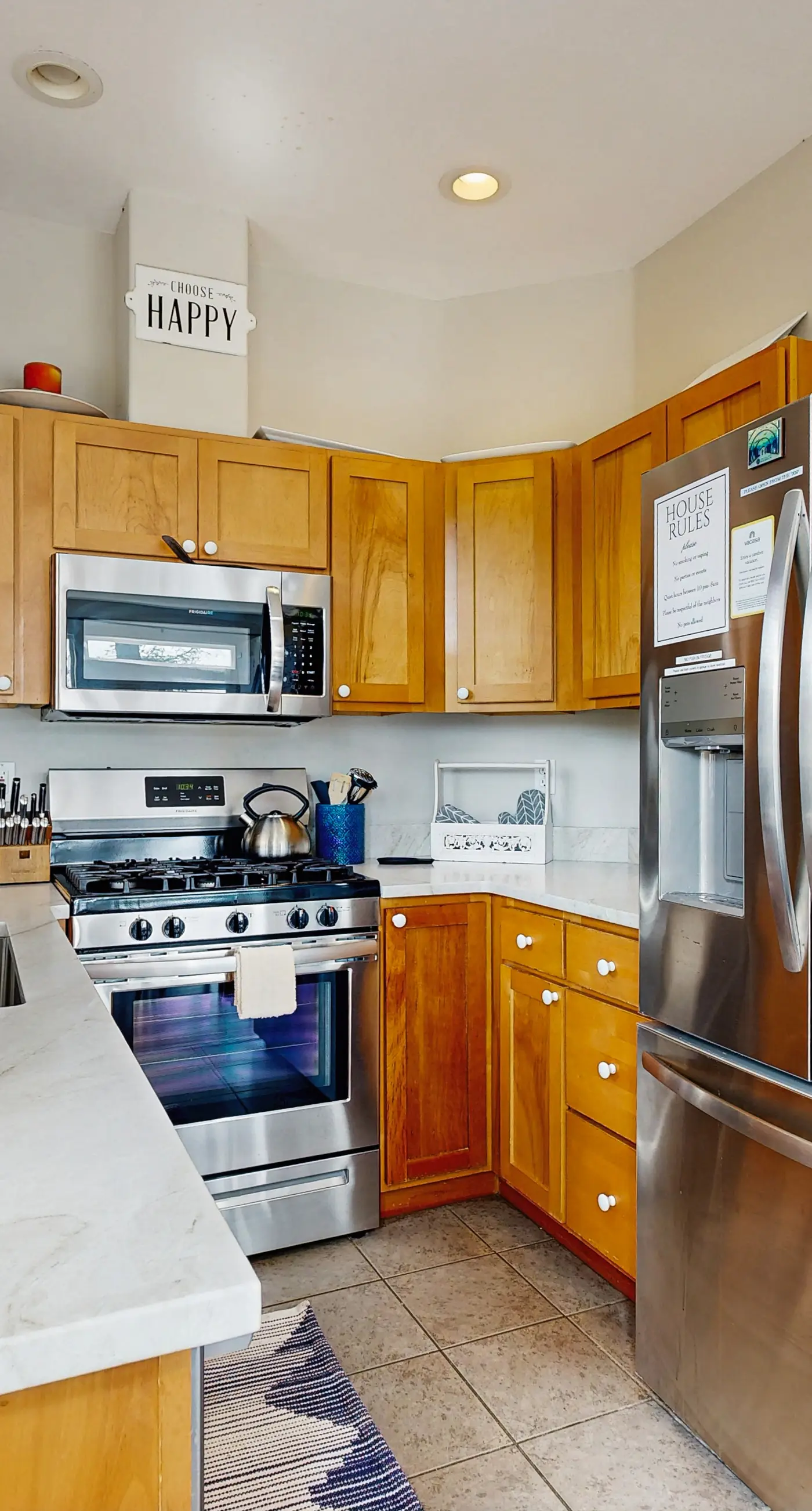 Waterfront home with private hot tub free WiFi firepit and shared dock