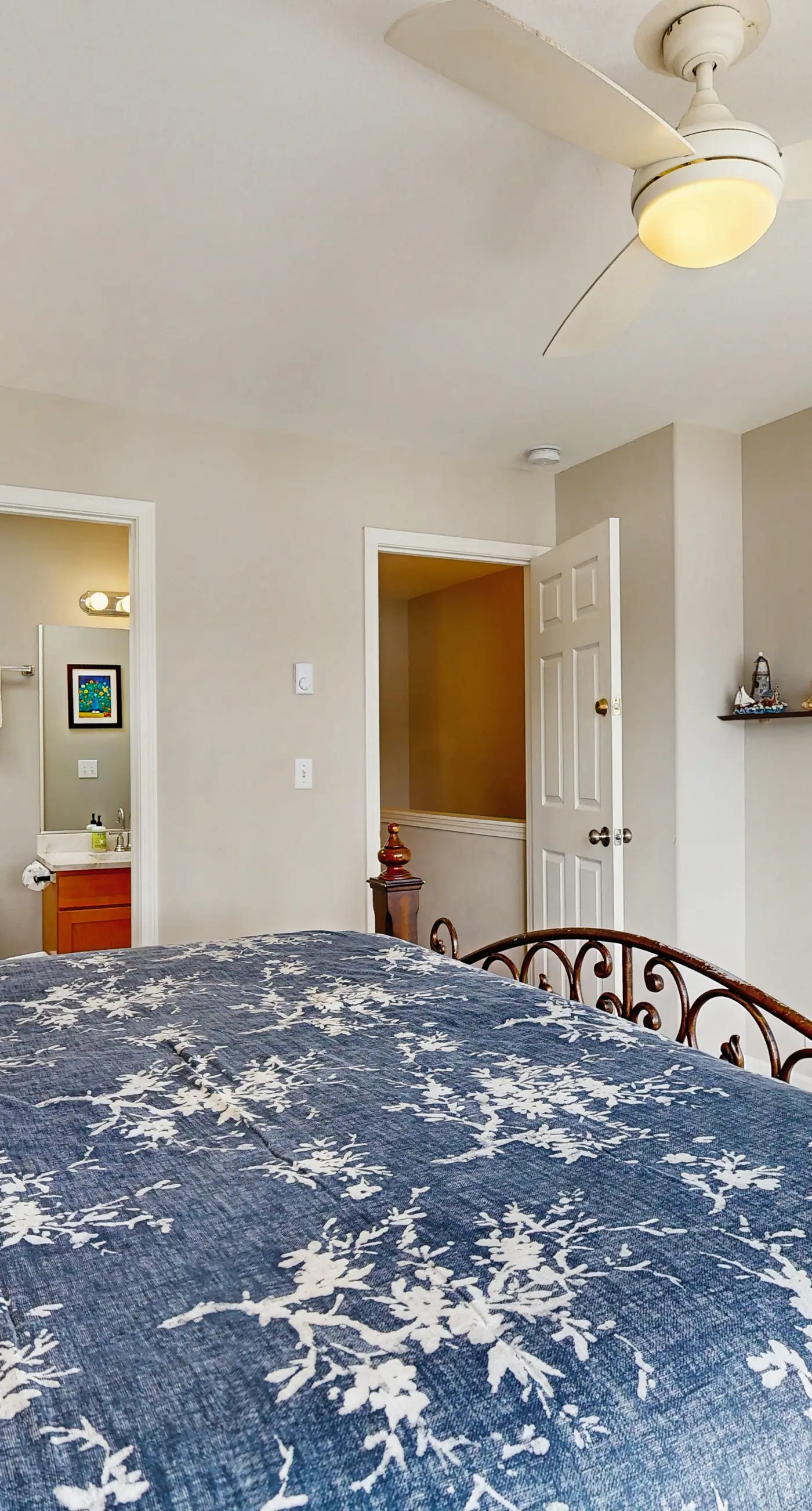 Waterfront home with private hot tub free WiFi firepit and shared dock