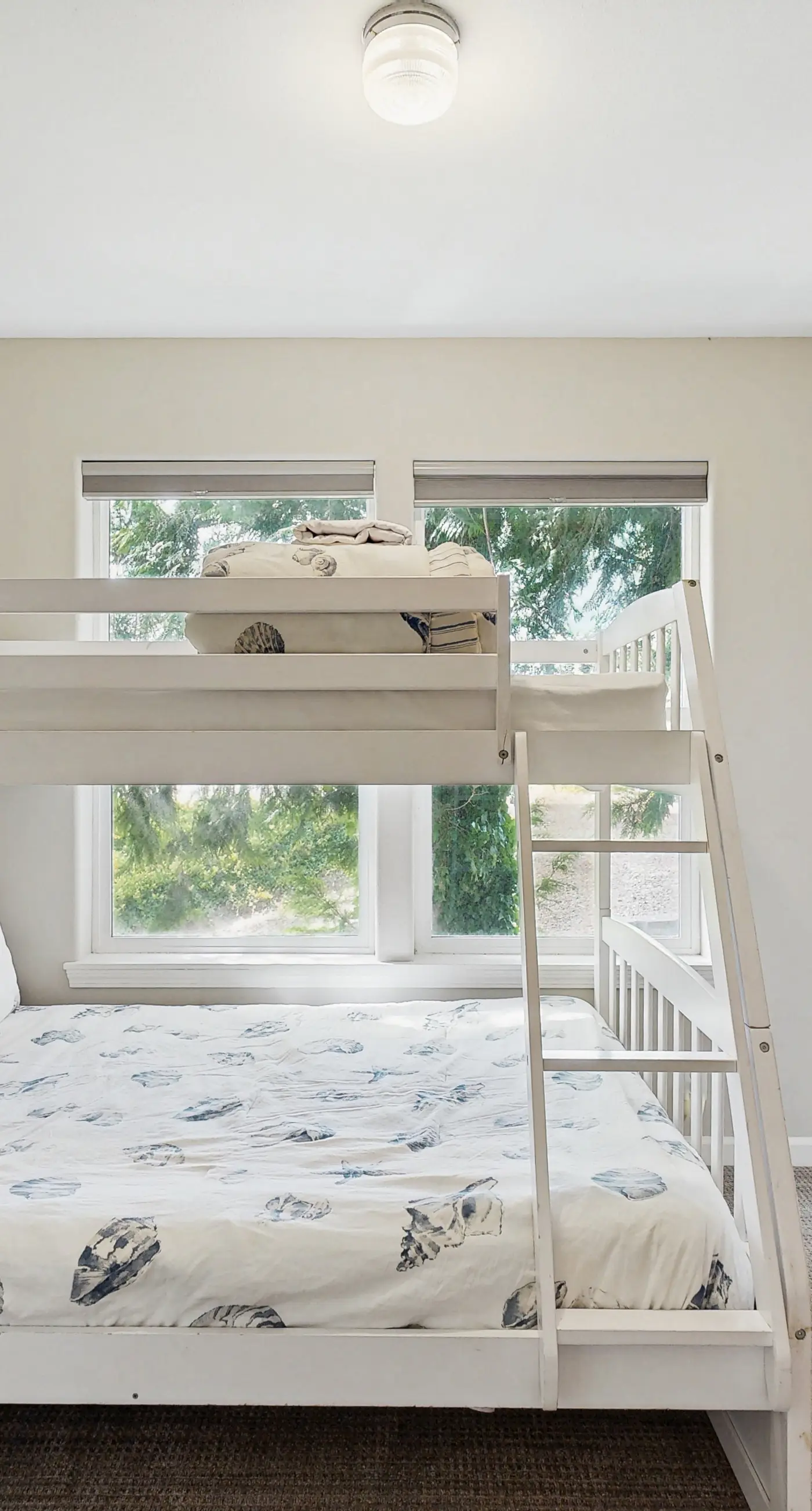 Waterfront home with private hot tub free WiFi firepit and shared dock