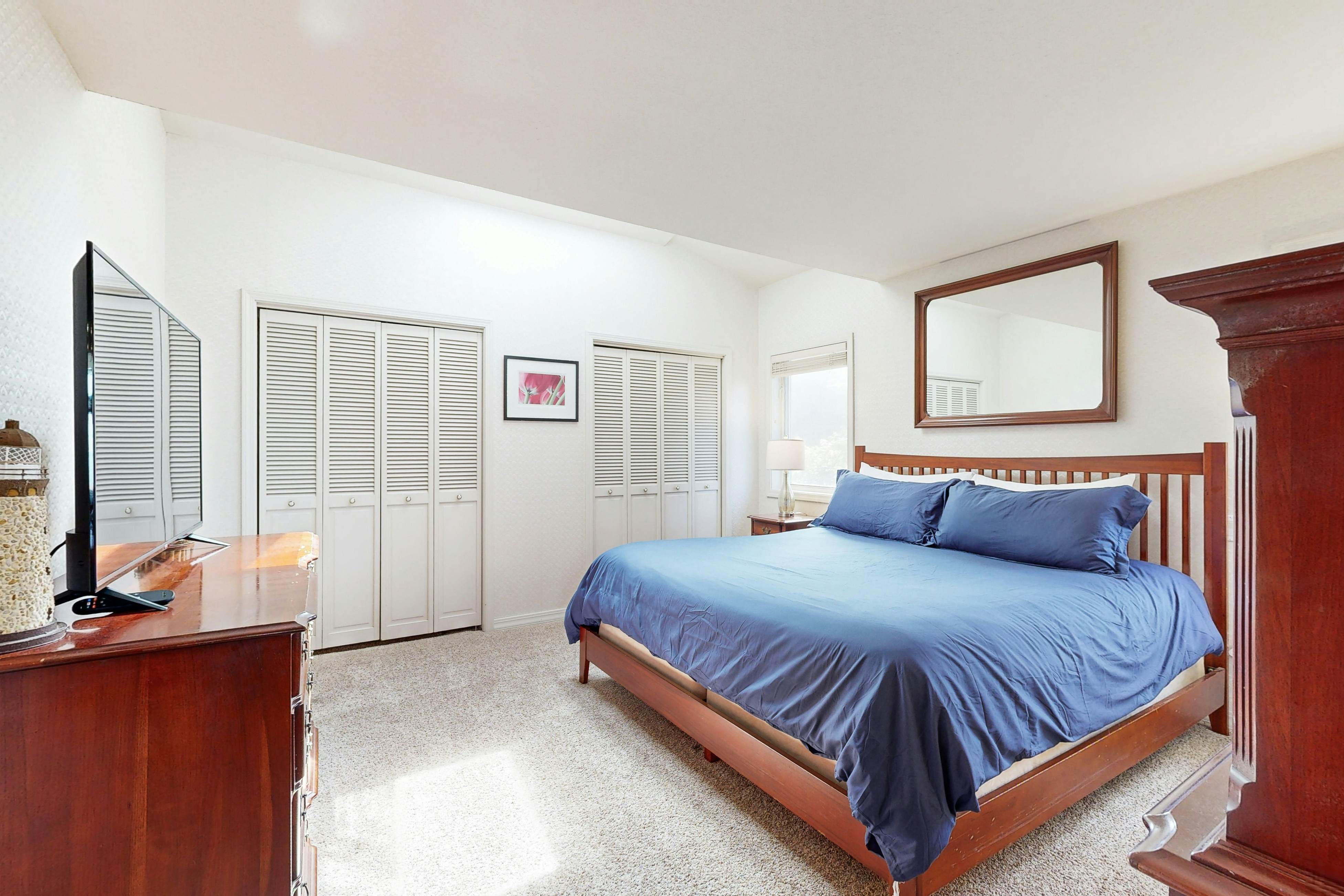 Oceanfront house with private hot tub & amazing ocean views