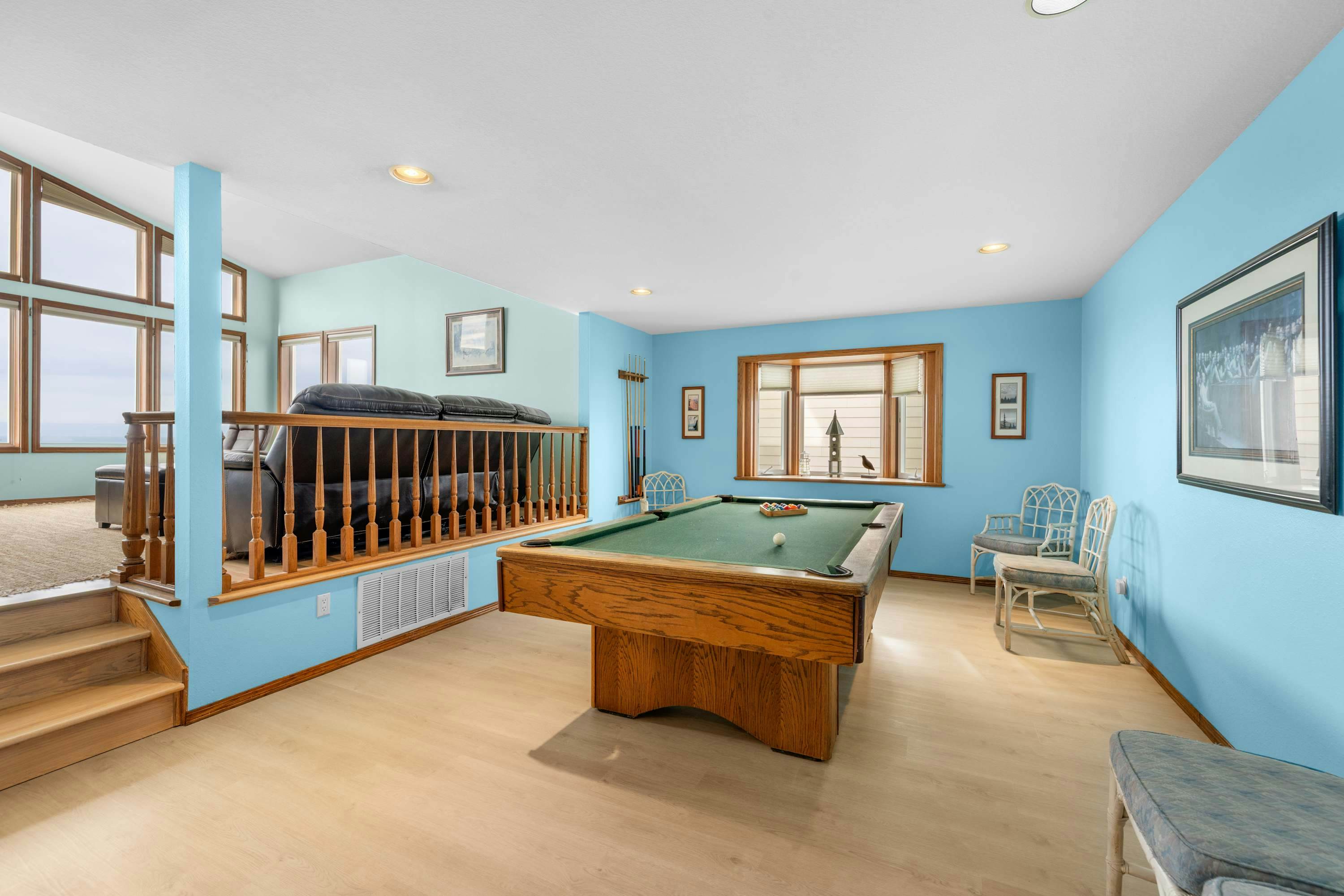 Oceanfront house with private hot tub and amazing ocean views