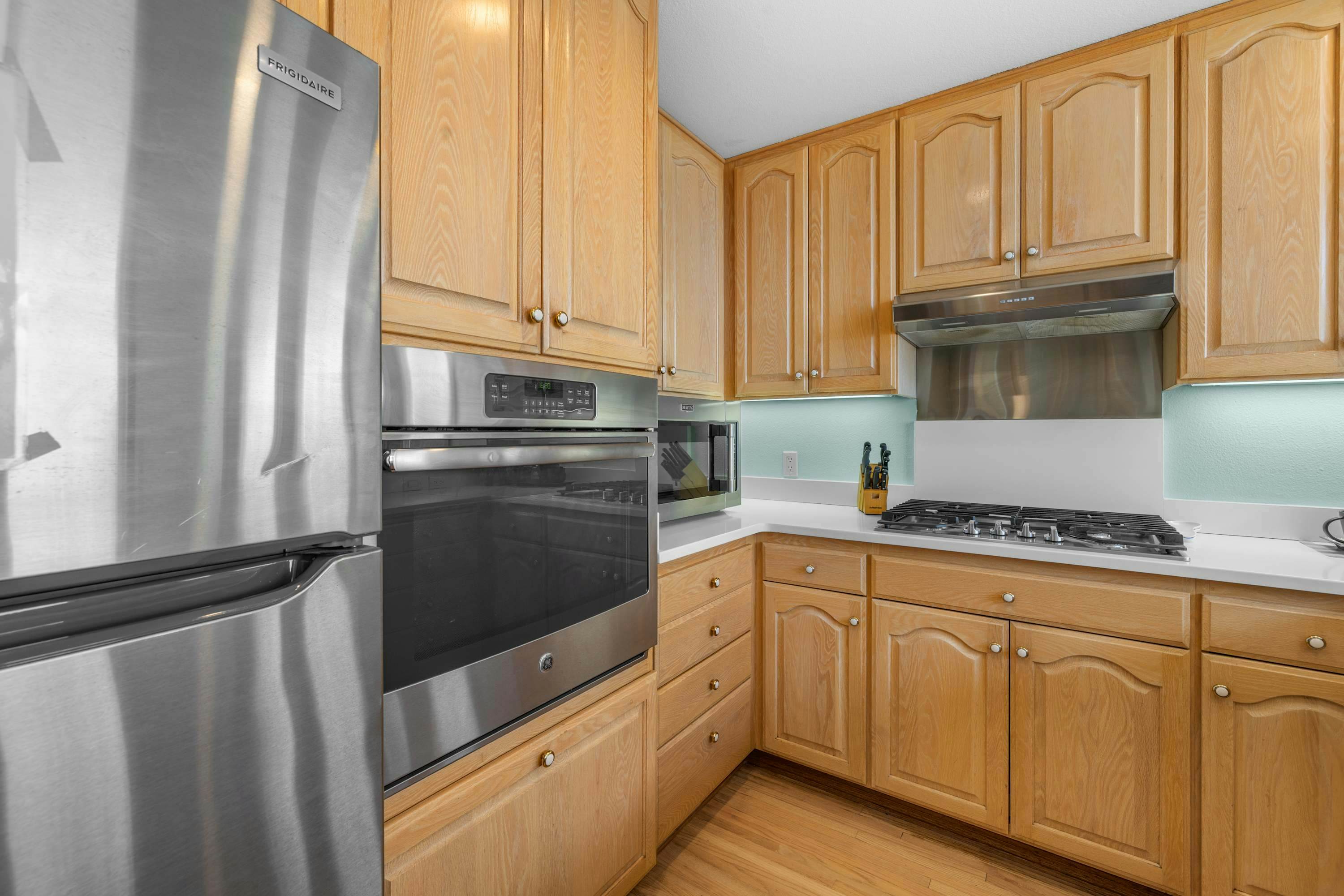 Oceanfront house with private hot tub and amazing ocean views