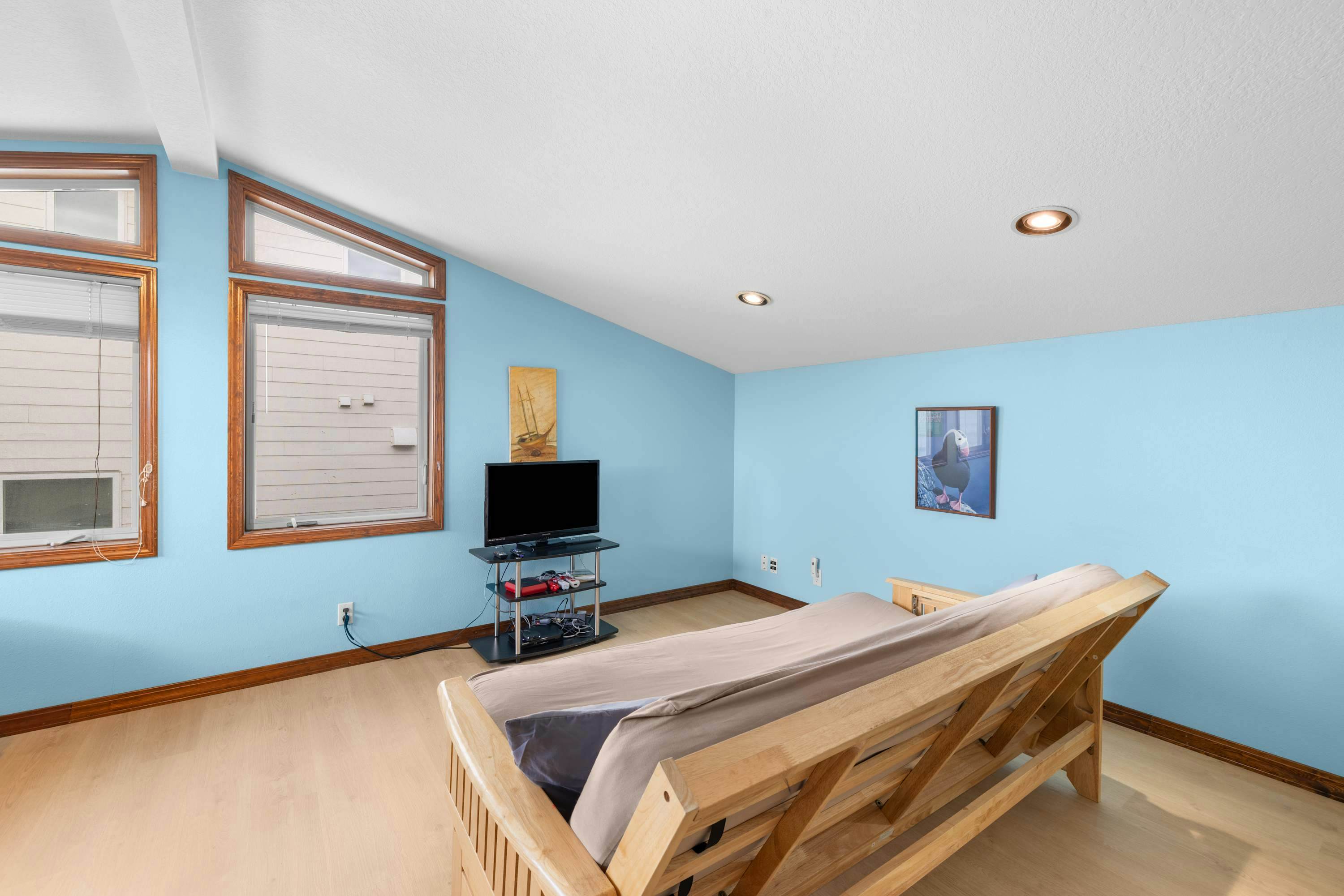 Oceanfront house with private hot tub and amazing ocean views