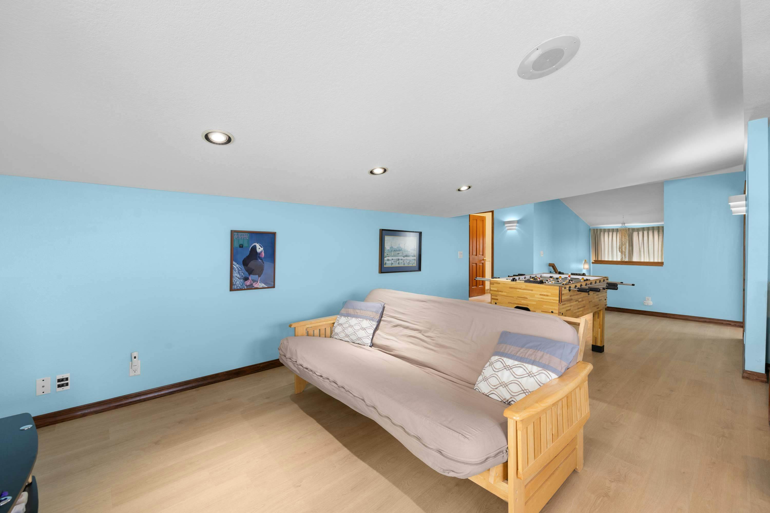 Oceanfront house with private hot tub and amazing ocean views