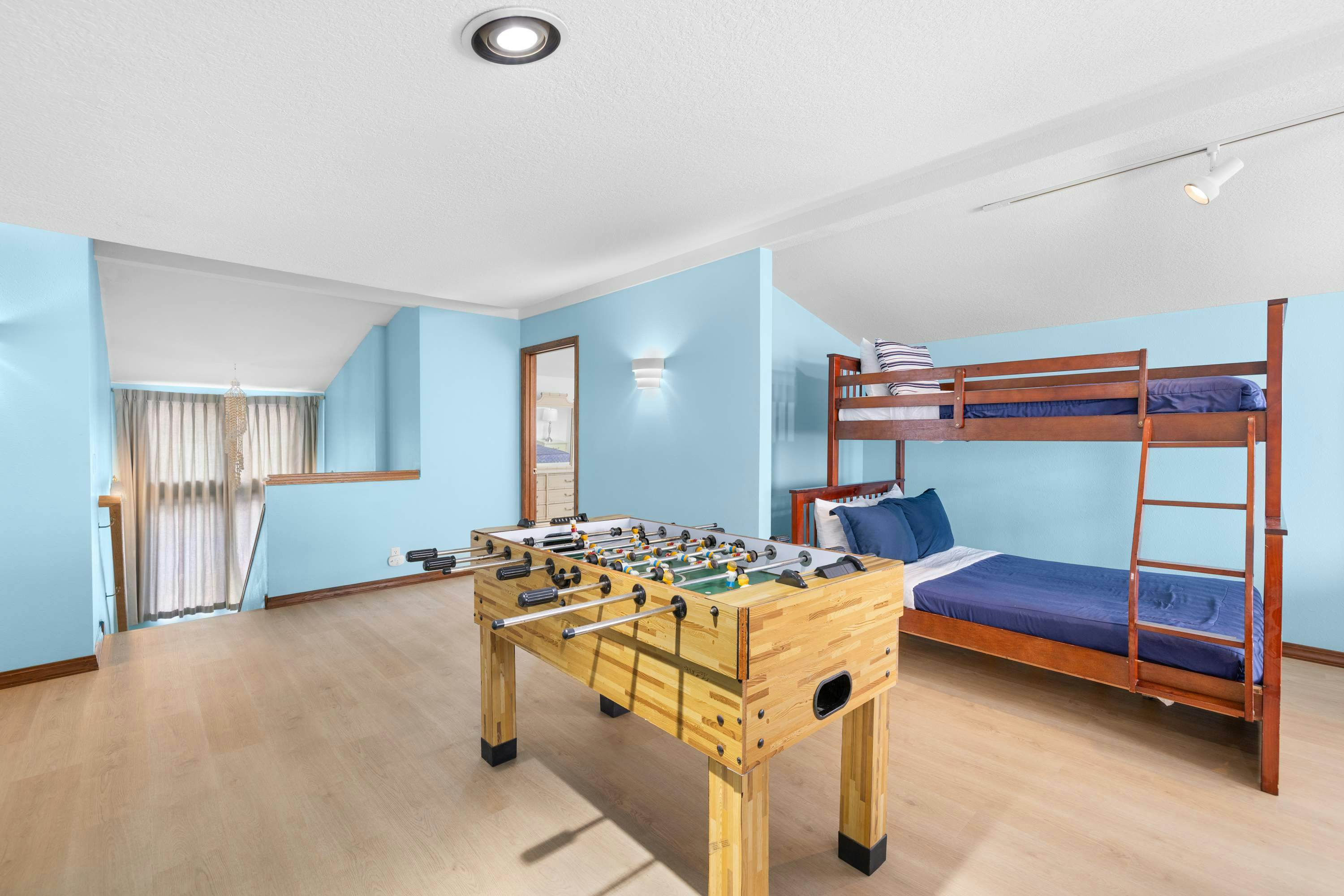 Oceanfront house with private hot tub and amazing ocean views