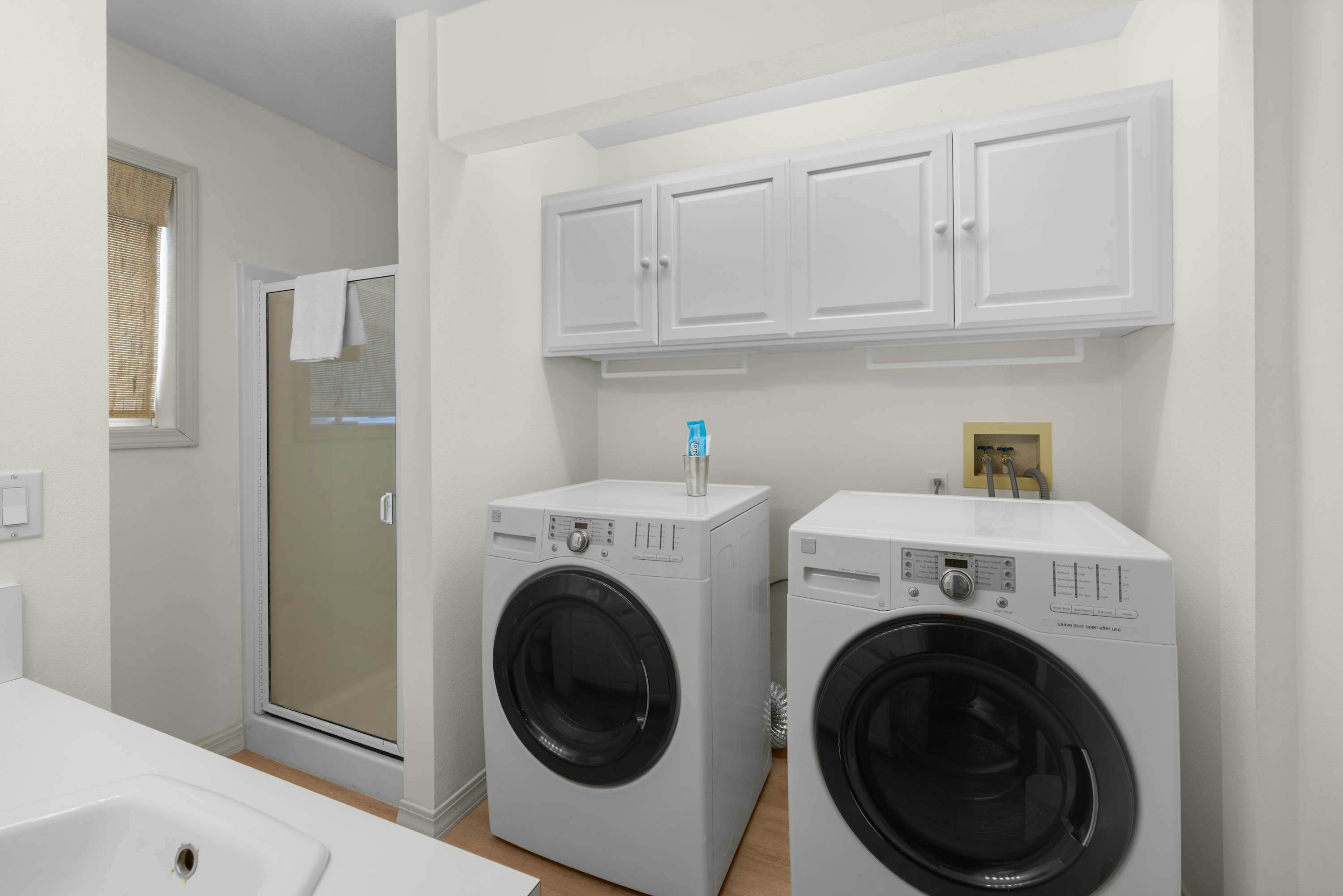 Oceanfront house with private hot tub and amazing ocean views