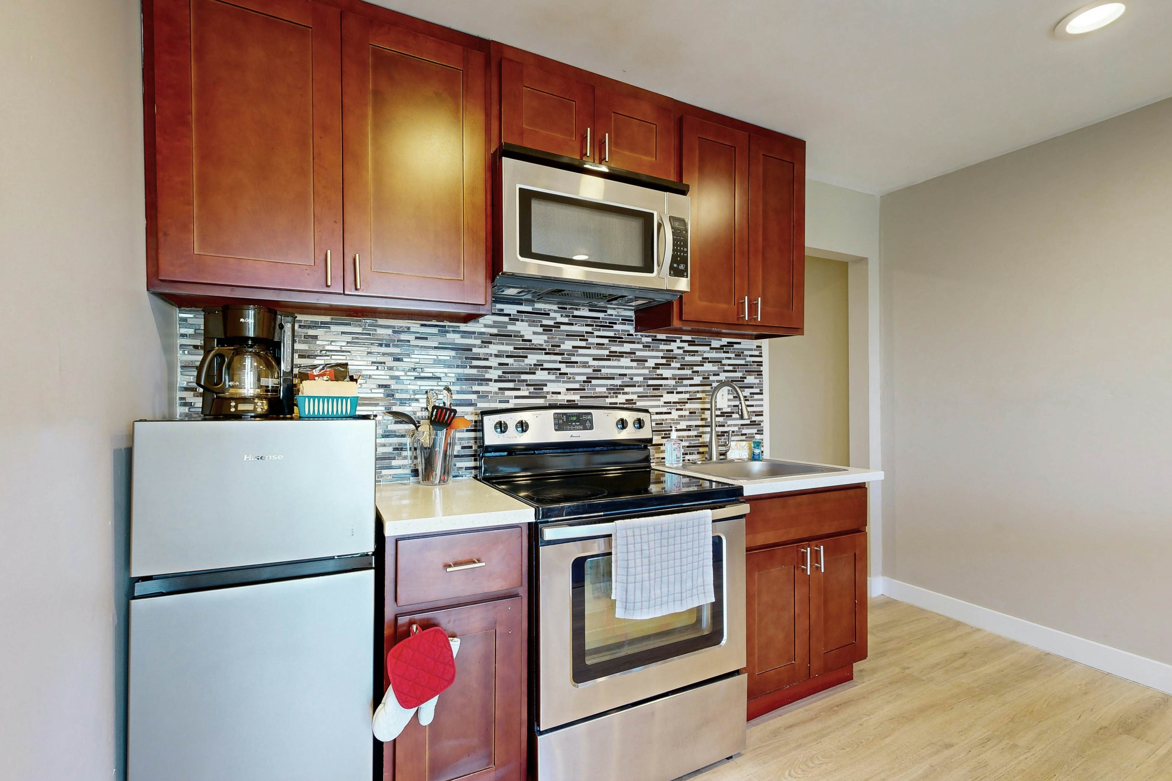 Oceanview Condo, Dog Friendly, Close to Beach & Everthing in Town