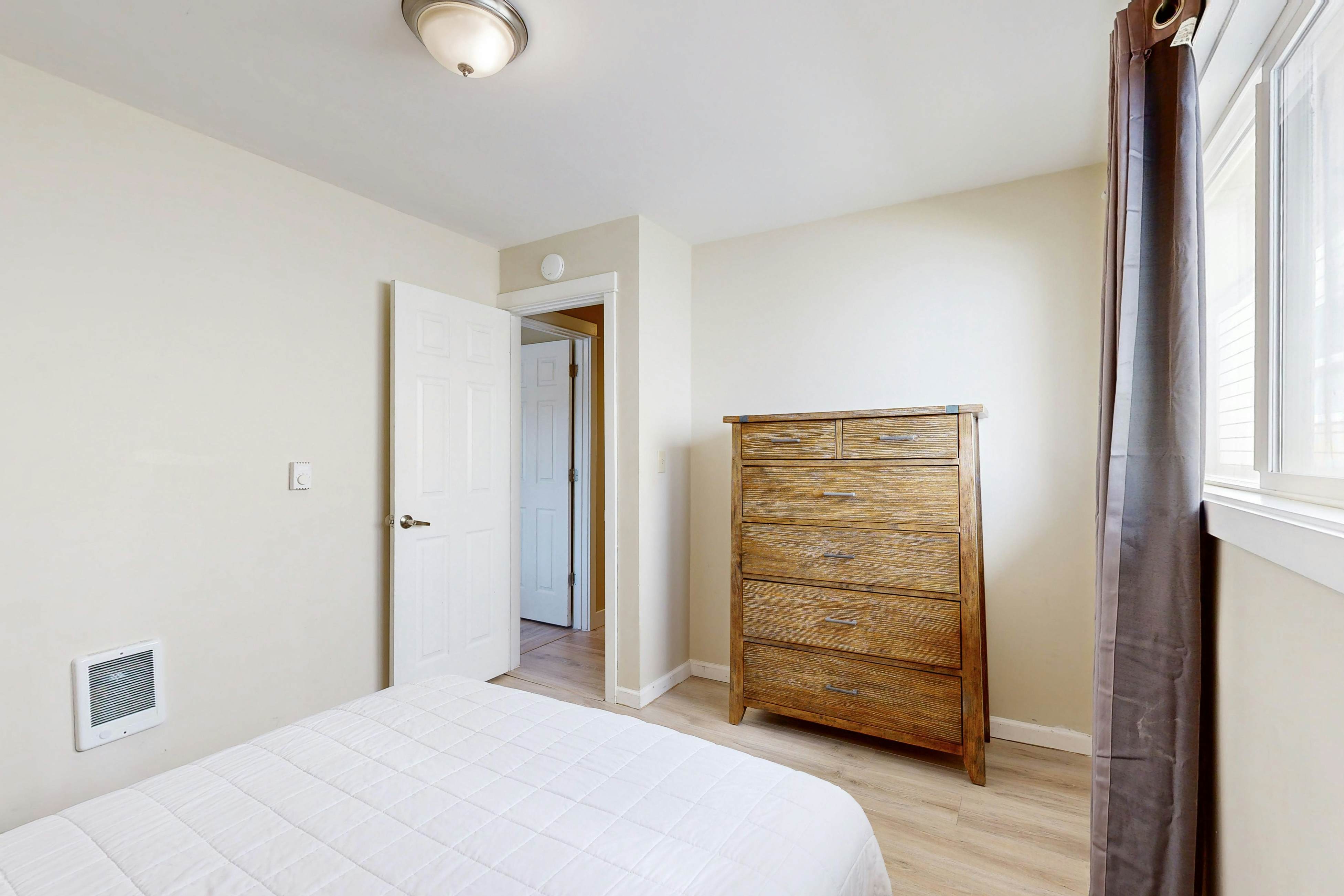 Oceanview Condo, Dog Friendly, Close to Beach & Everthing in Town