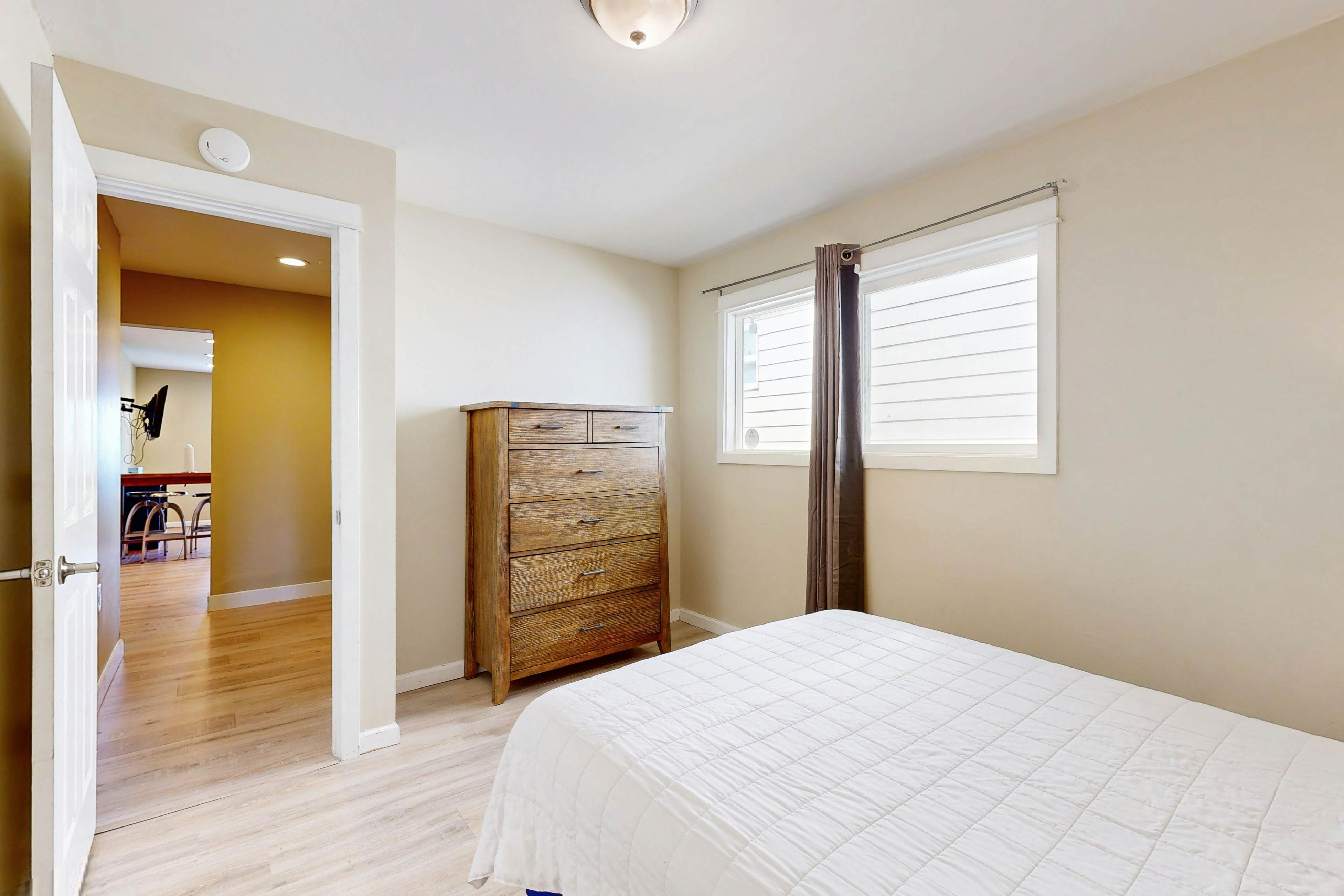 Oceanview Condo, Dog Friendly, Close to Beach & Everthing in Town