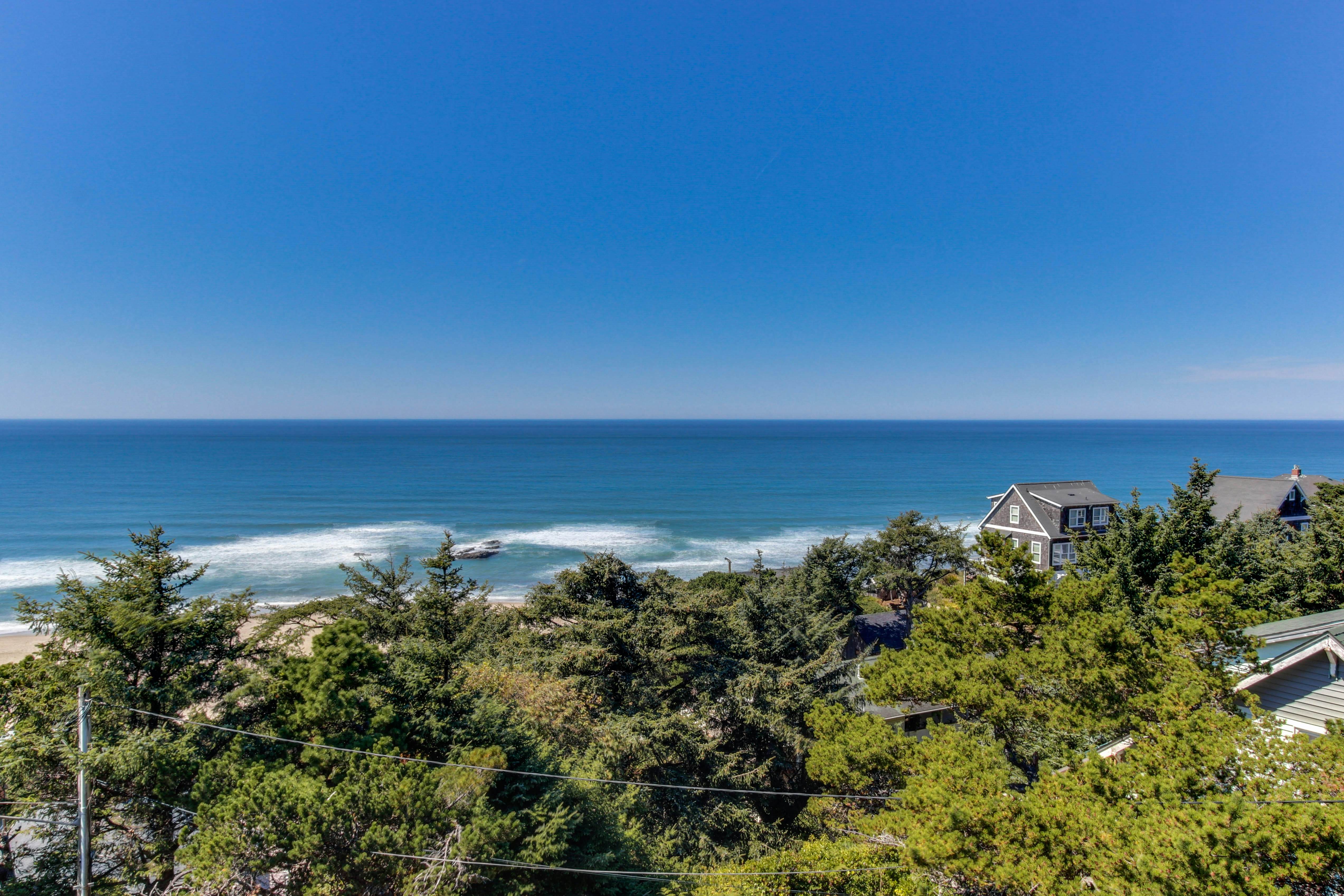 Upper-Level Studio with Sweeping Ocean Views - Dog-Friendly