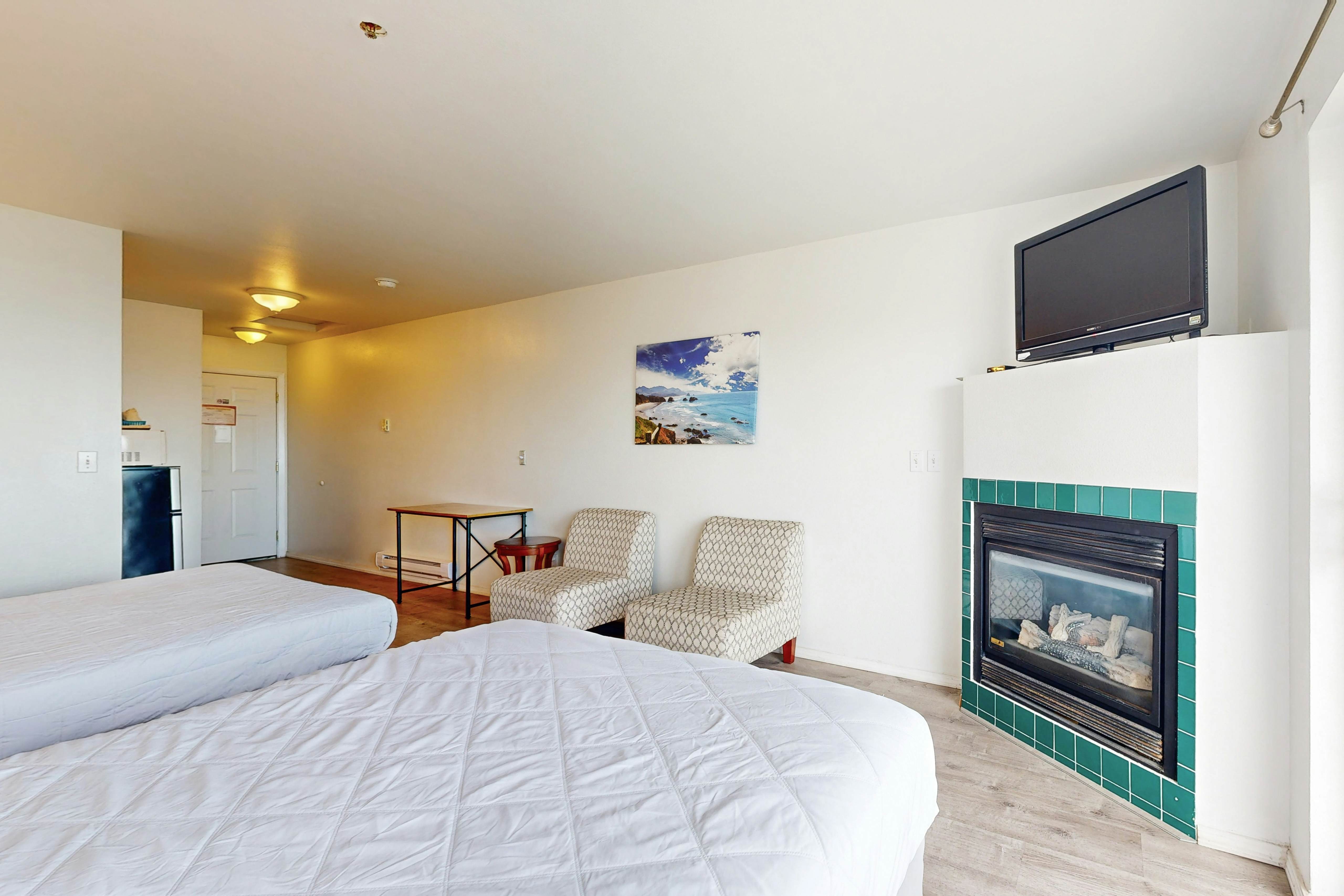 Upper-Level Studio with Sweeping Ocean Views - Dog-Friendly