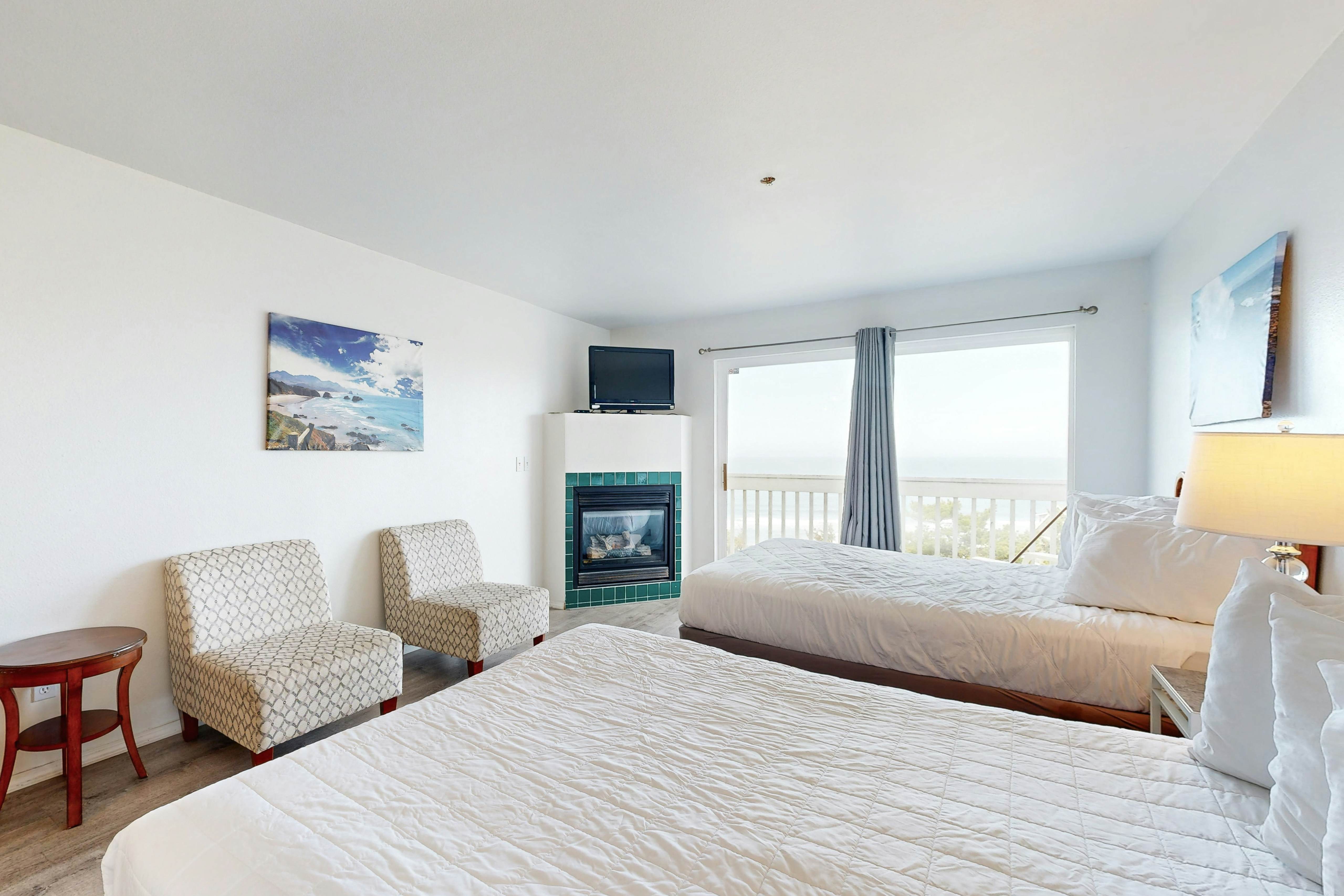 Upper-Level Studio with Sweeping Ocean Views - Dog-Friendly