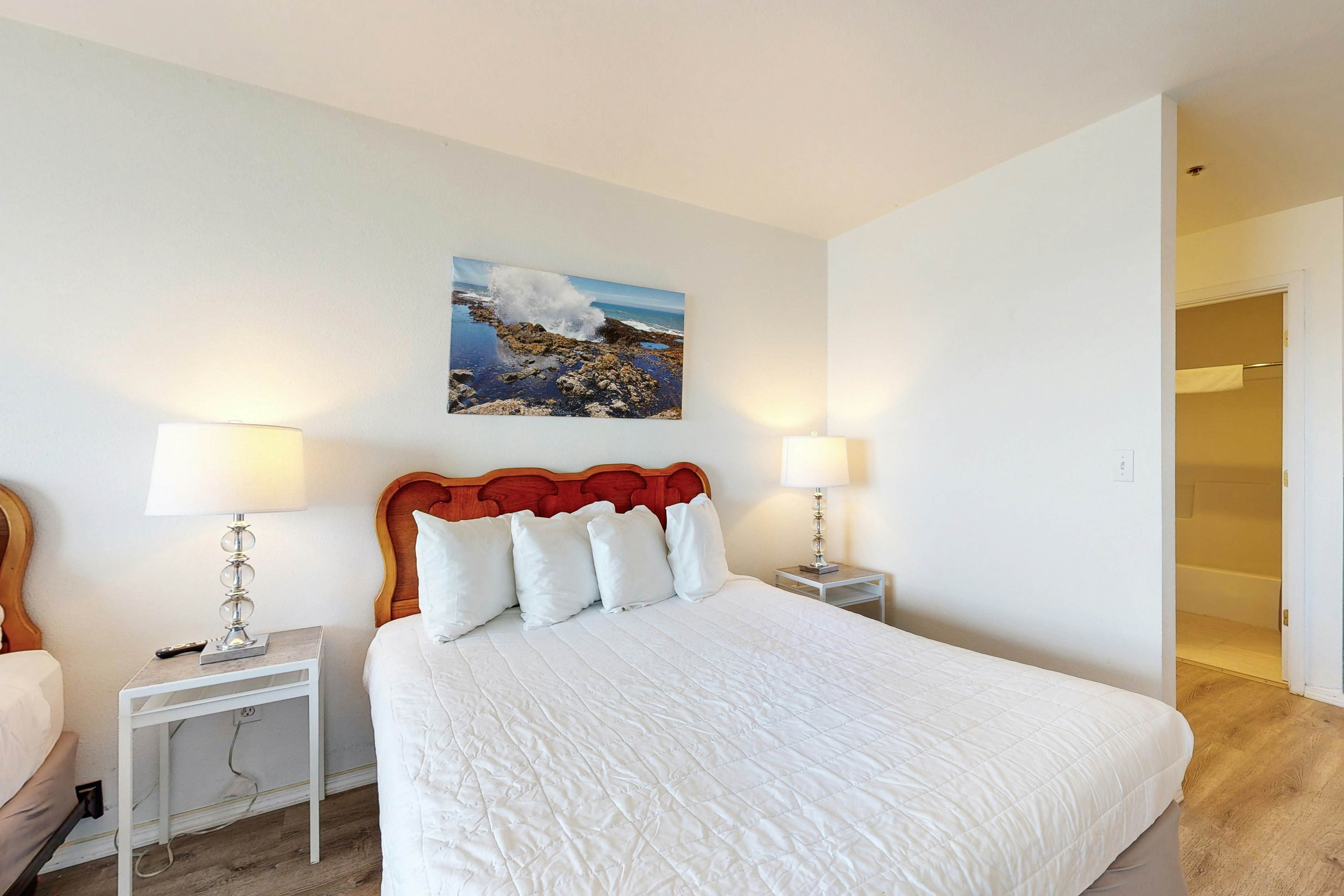 Upper-Level Studio with Sweeping Ocean Views - Dog-Friendly