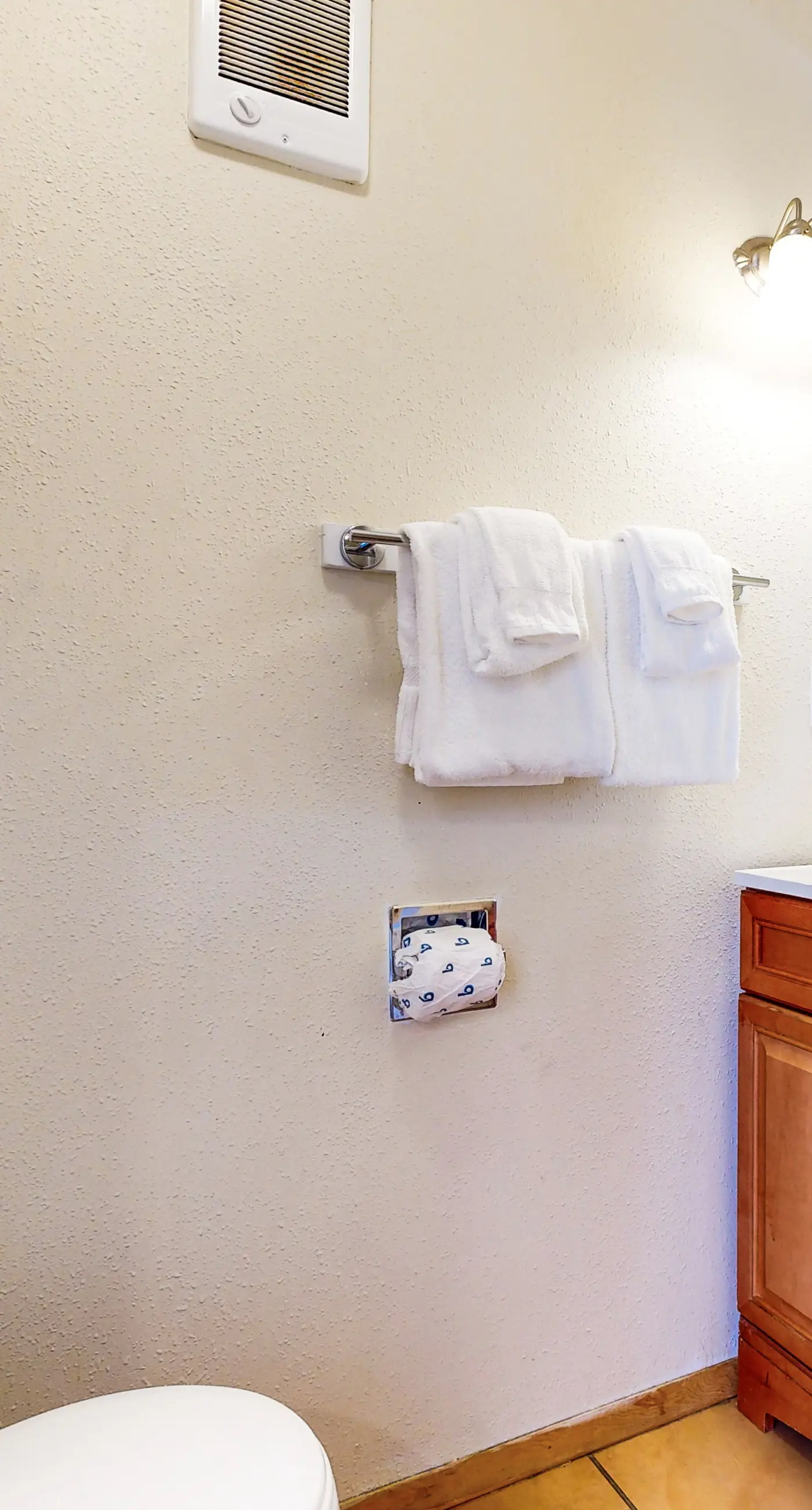 Lovely Coastal Condo with Ocean Views Walk to Beach Dogs OK