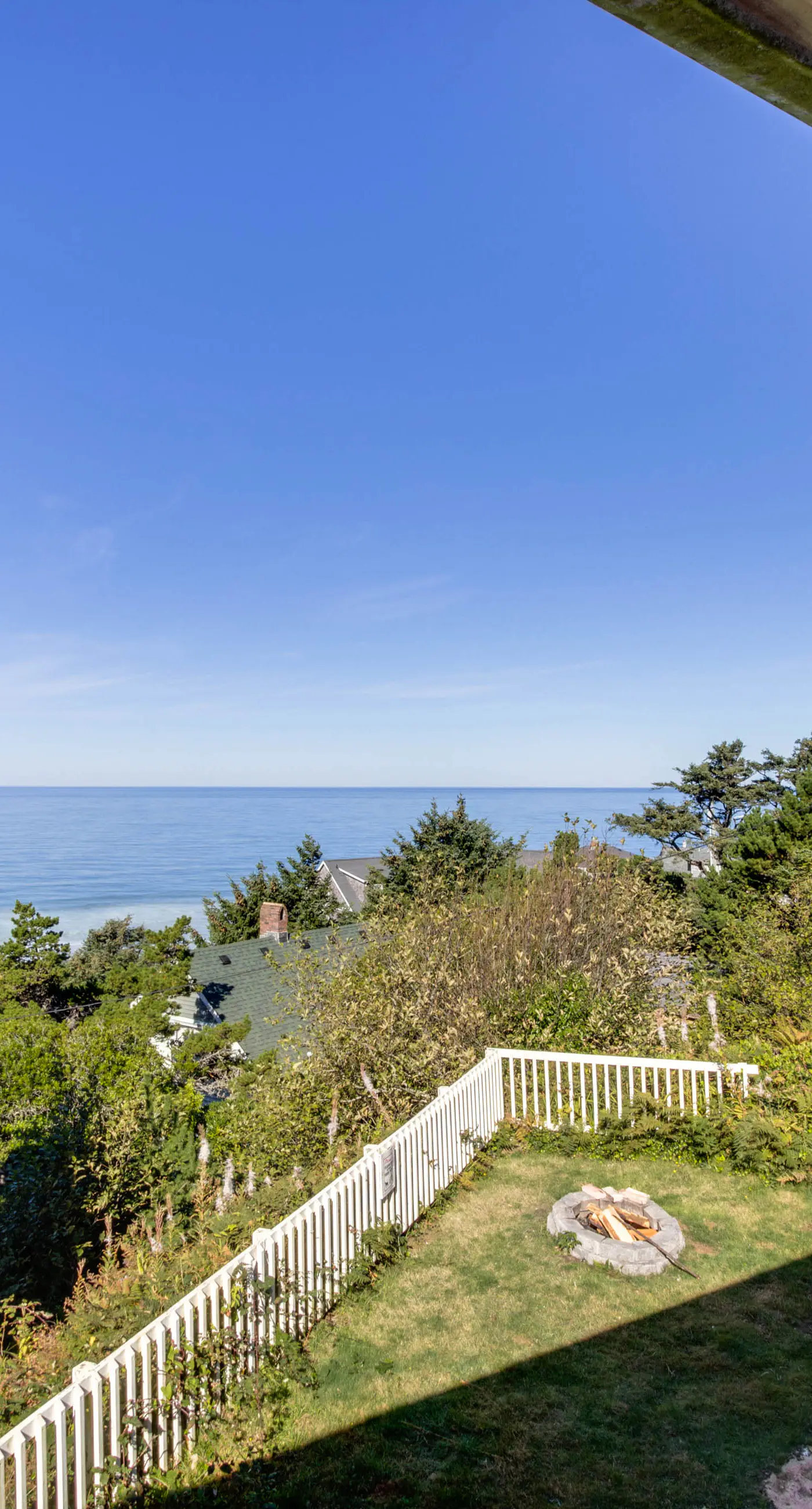 Lovely Coastal Condo with Ocean Views Walk to Beach Dogs OK