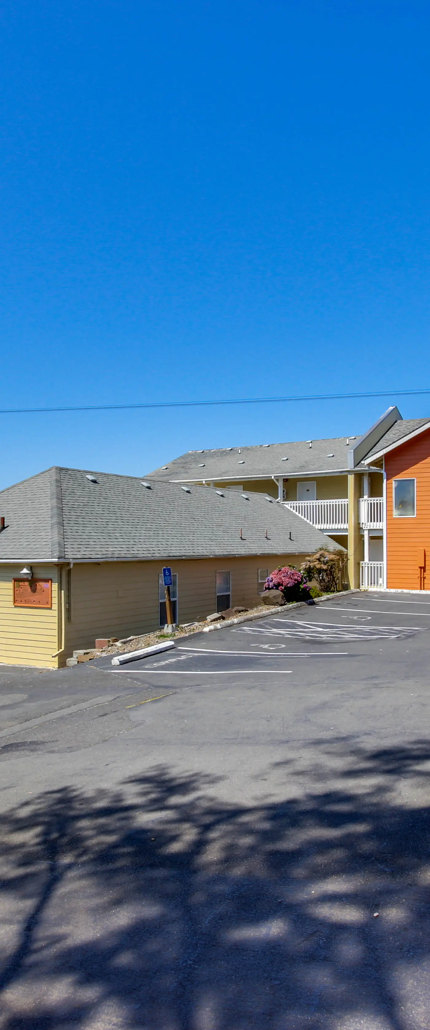 Lovely Coastal Condo with Ocean Views Walk to Beach Dogs OK