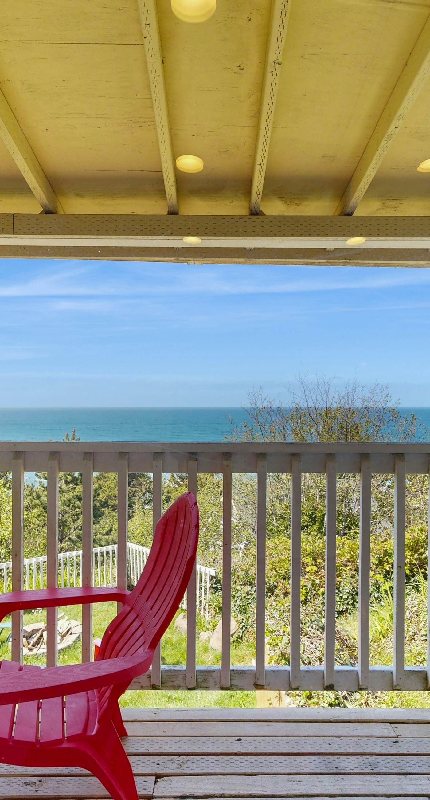 Lovely Oceanview Condo Close to the Beach Dogs Welcome