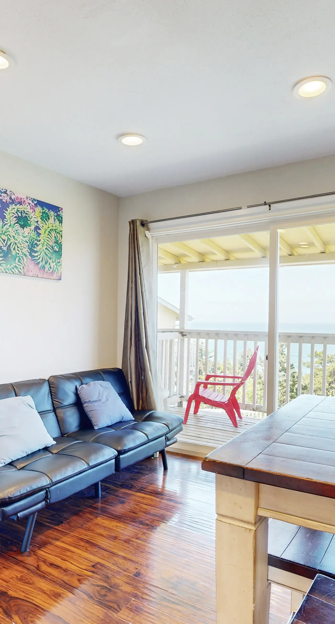 Lovely Oceanview Condo Close to the Beach Dogs Welcome