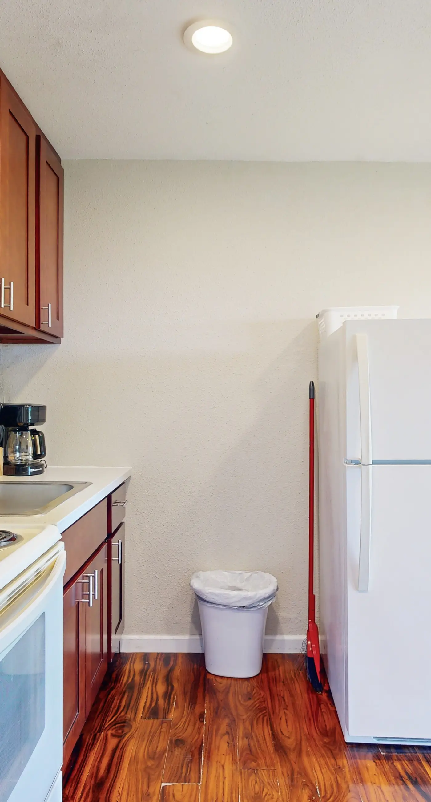 Lovely Oceanview Condo Close to the Beach Dogs Welcome