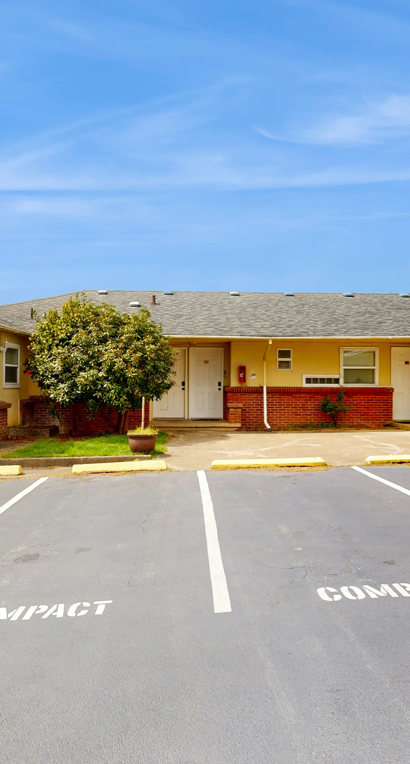 Lovely Oceanview Condo Close to the Beach Dogs Welcome