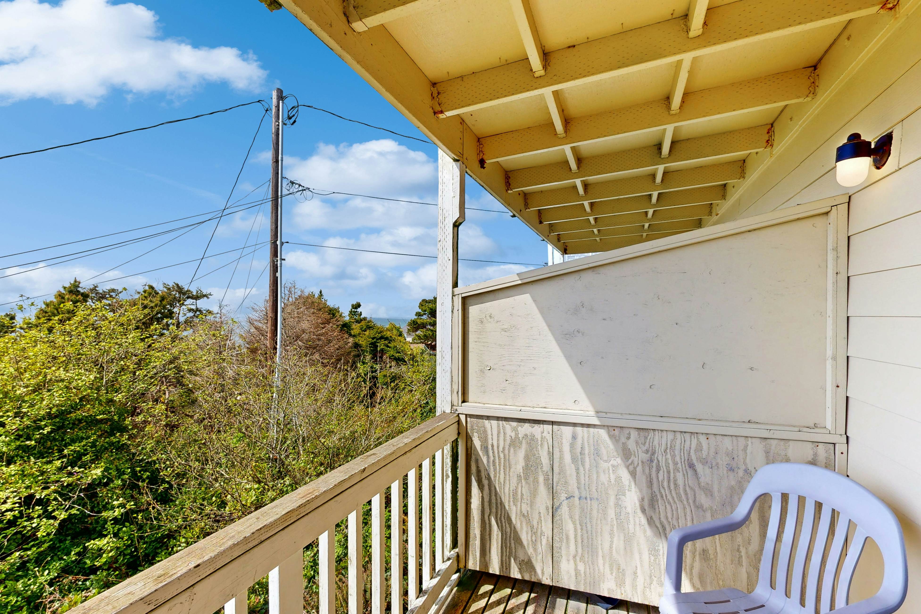 Dog-Friendly Condo with Beach Access & Ocean Views from Private Balcony