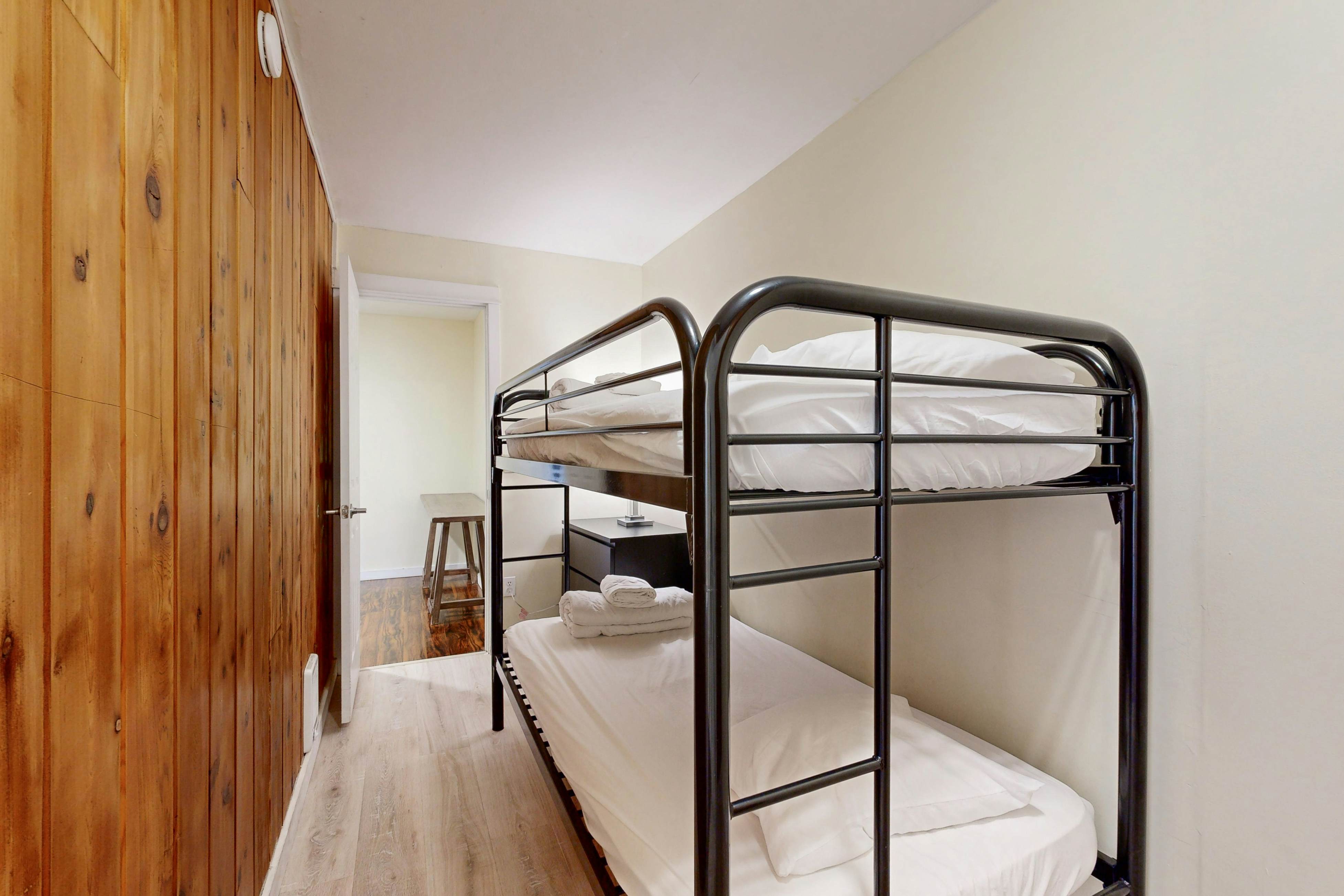 Dog-Friendly Condo with Beach Access & Ocean Views from Private Balcony