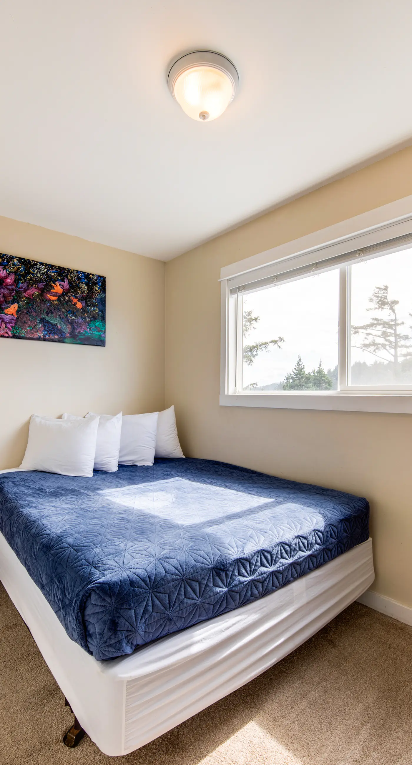 Oceanview Condo with Full Kitchen Balcony Beach Access Nearby