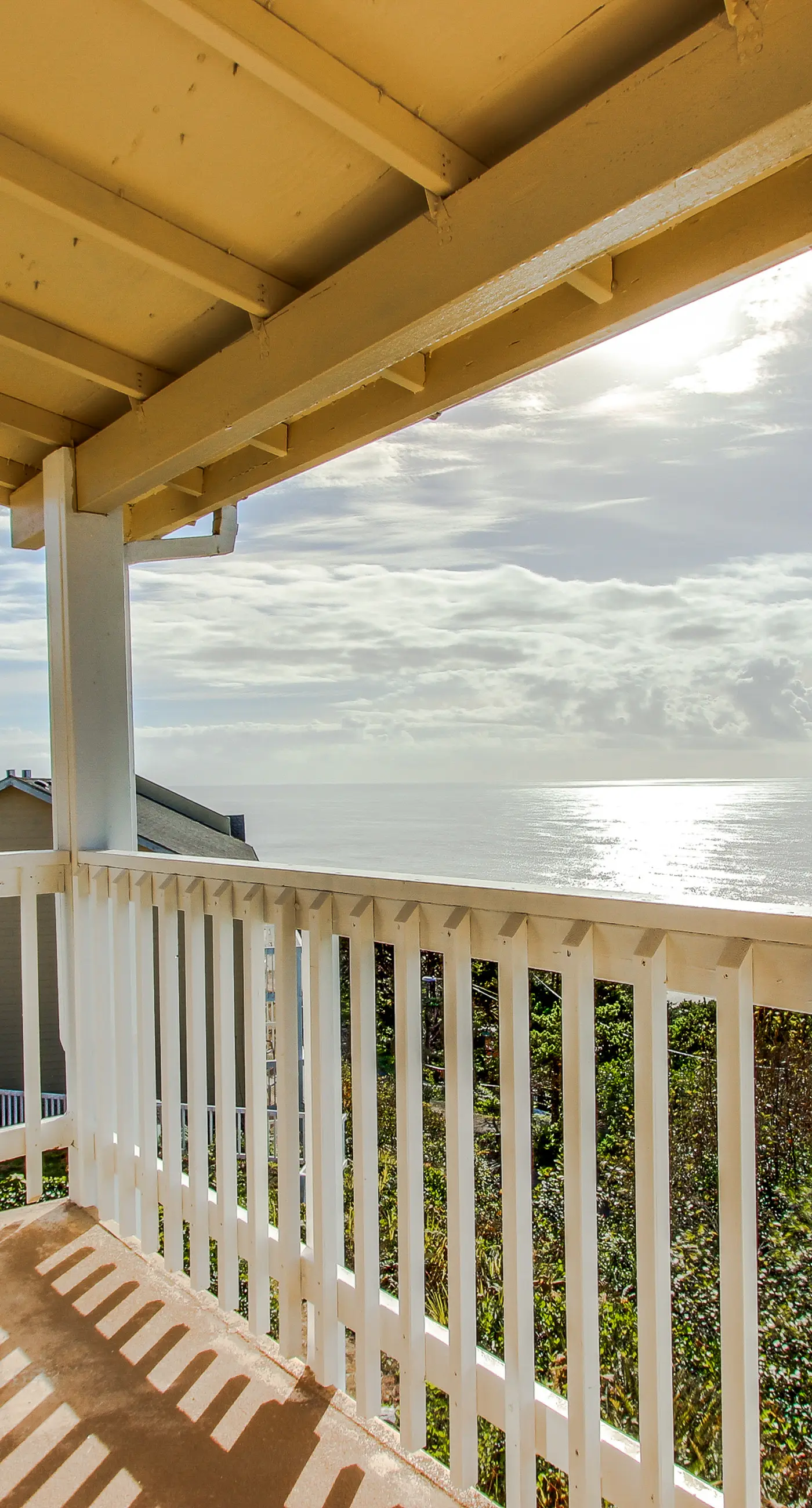 Oceanview Condo with Full Kitchen Balcony Beach Access Nearby