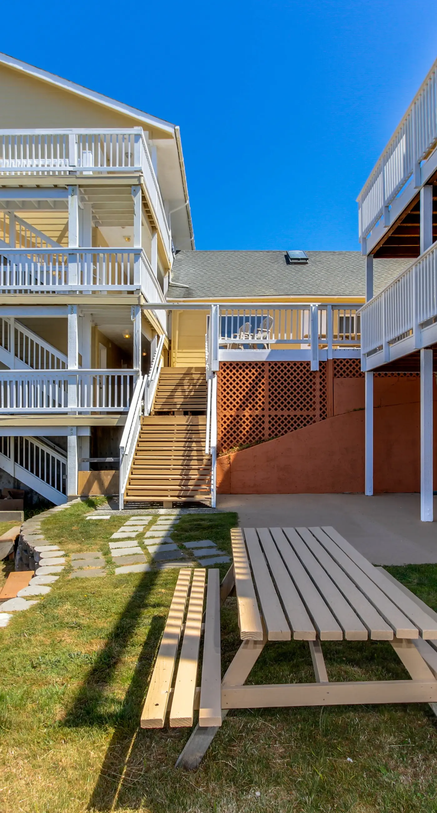 Oceanview Condo with Full Kitchen Balcony Beach Access Nearby